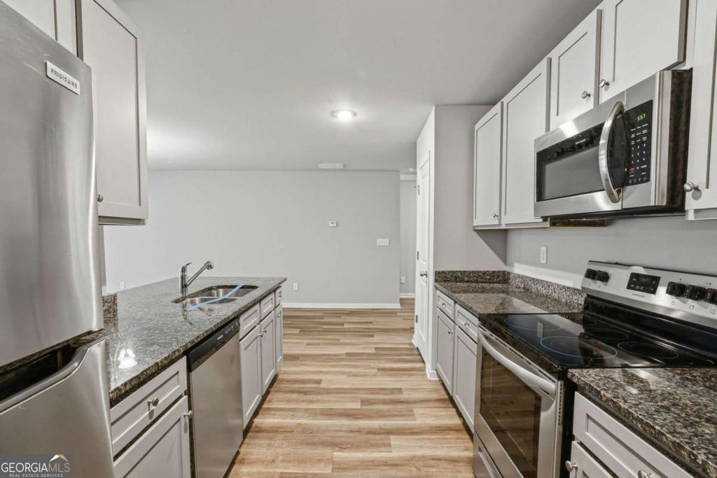 Photo of 122 W Lexington Avenue, Griffin, GA 30223 (MLS # 10719068)