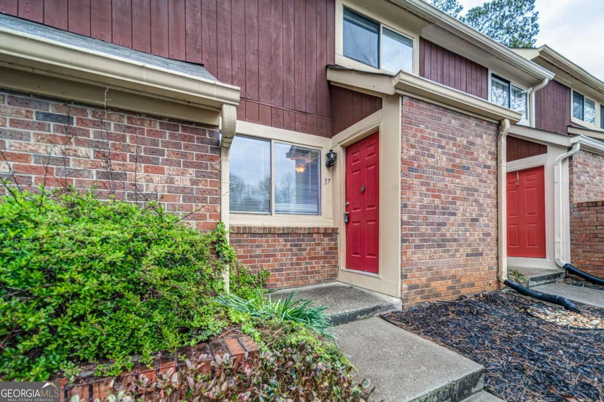 COUNTRY PLACE - Residential Lease