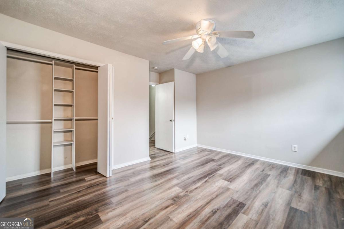 COUNTRY PLACE - Residential Lease