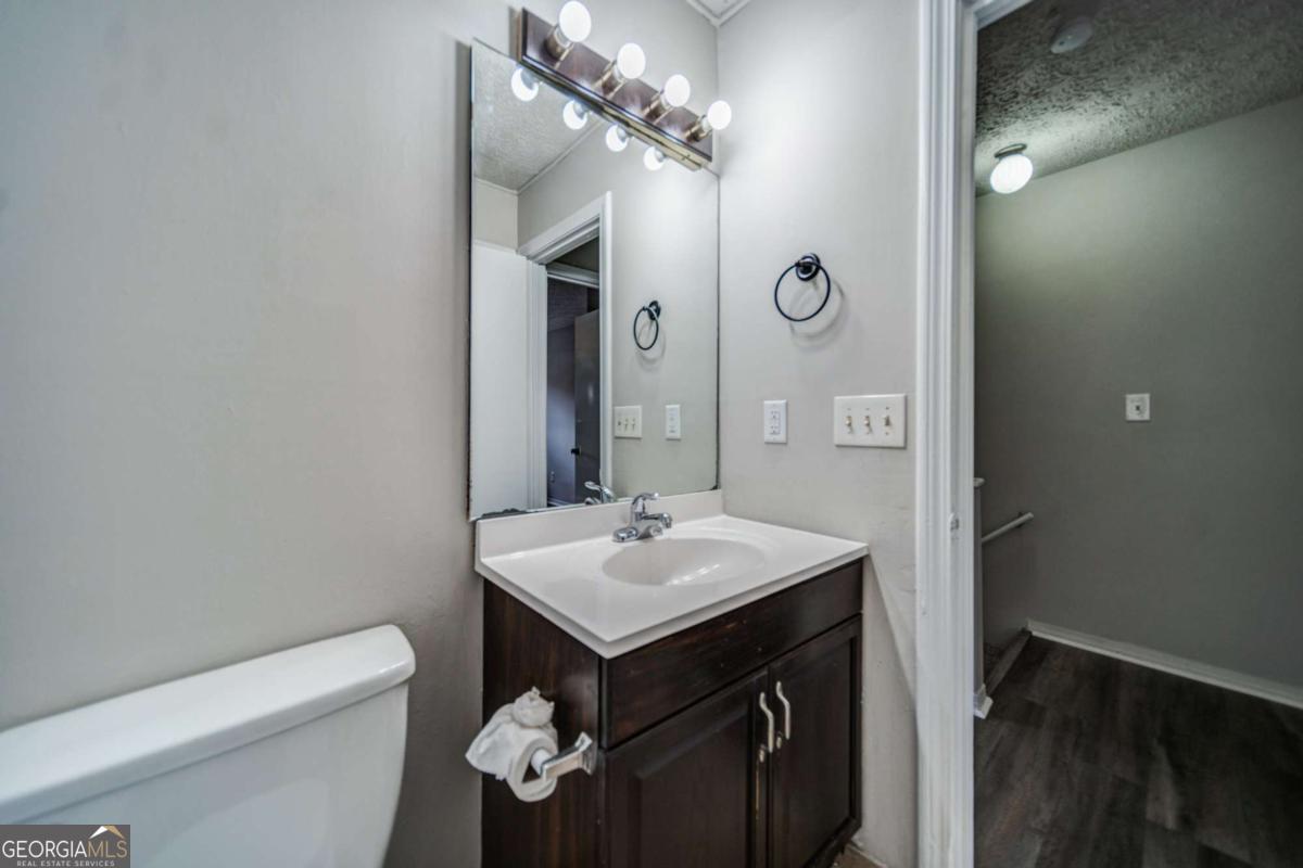 COUNTRY PLACE - Residential Lease