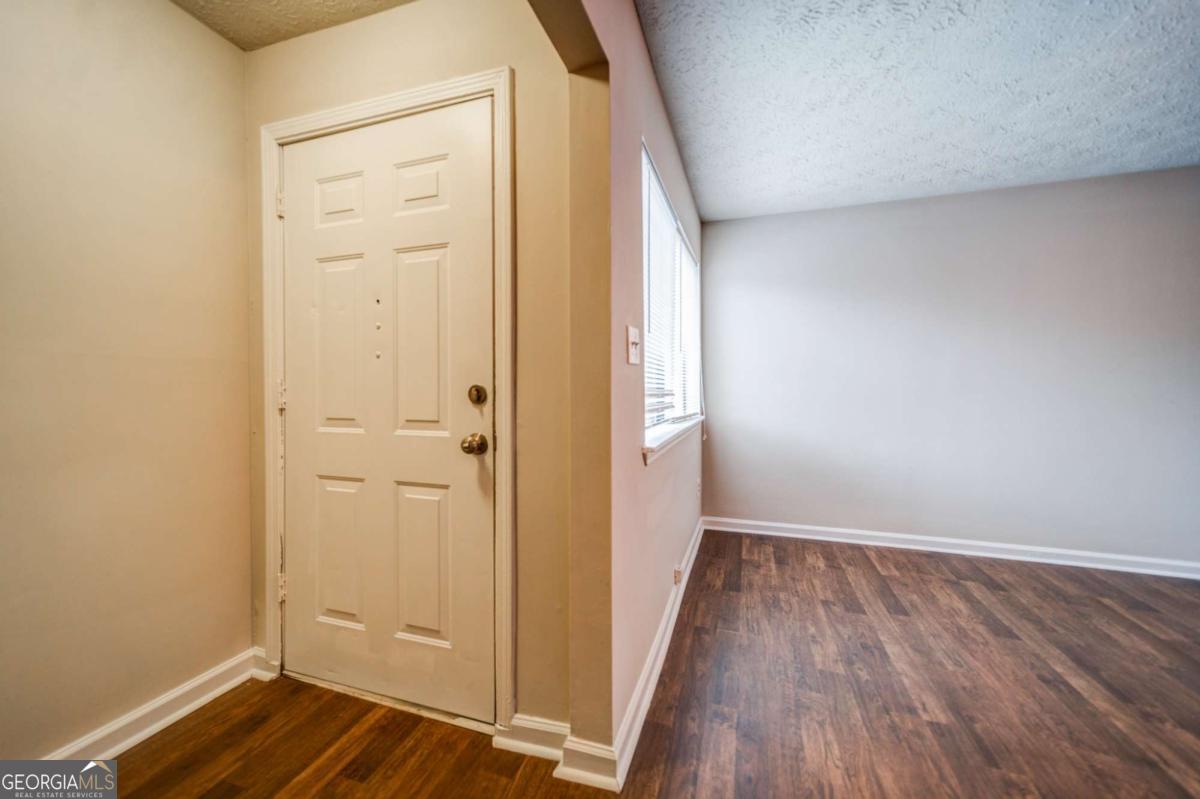 COUNTRY PLACE - Residential Lease