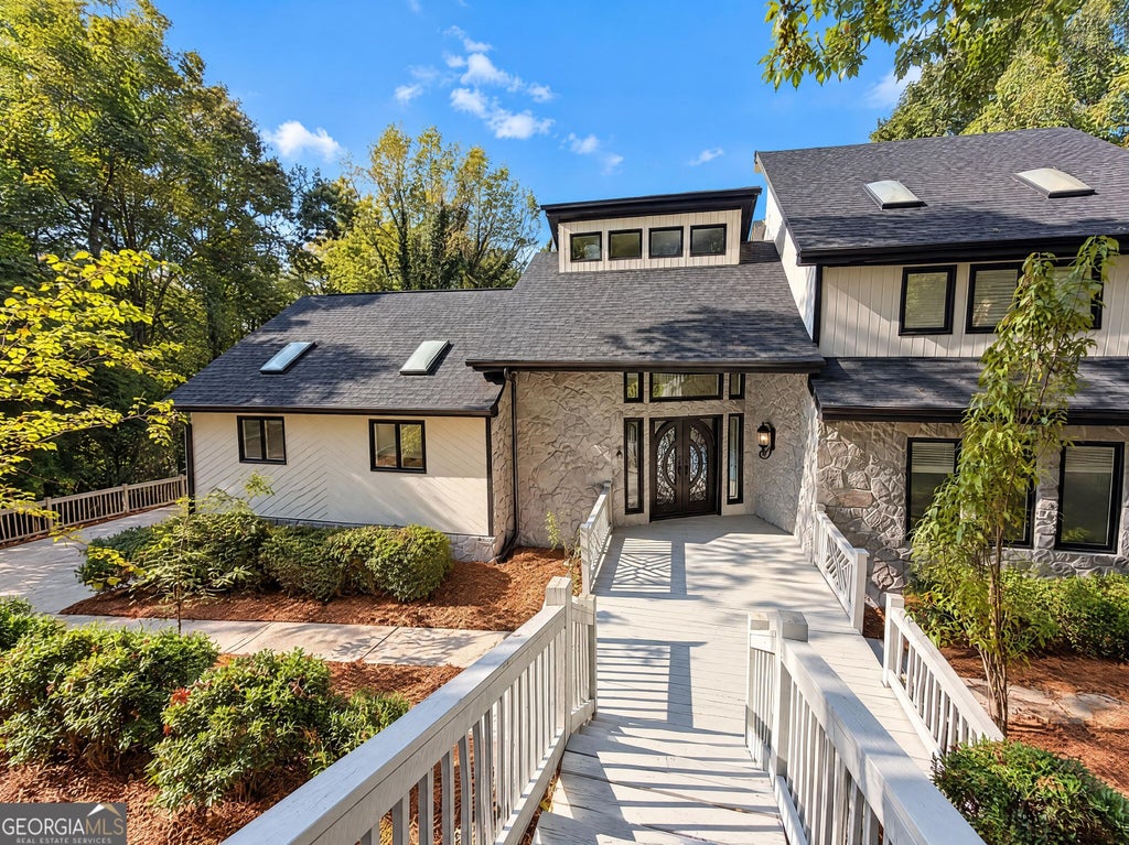 Photo of 140 Huntcliff Point, Sandy Springs, GA 30350 (MLS # 10880511)