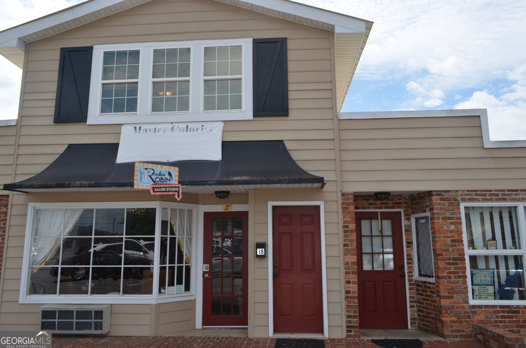 Photo of 736 Carroll Street #SUITE 18, Perry, GA 31069 (MLS # 10763929)