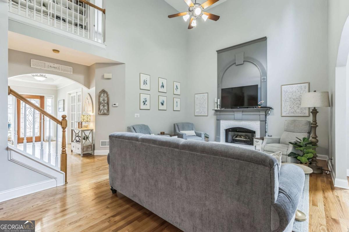 4107 Suwanee Trail WAY