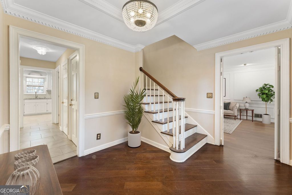 Photo of 400 Fallen Leaf Lane, Roswell, GA 30075 (MLS # 10699529)