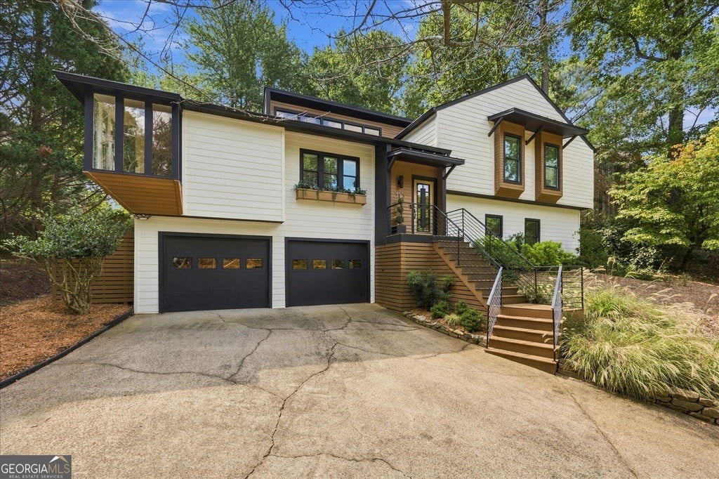 Photo of 515 Silver Pine Trail, Roswell, GA 30076 (MLS # 10848776)