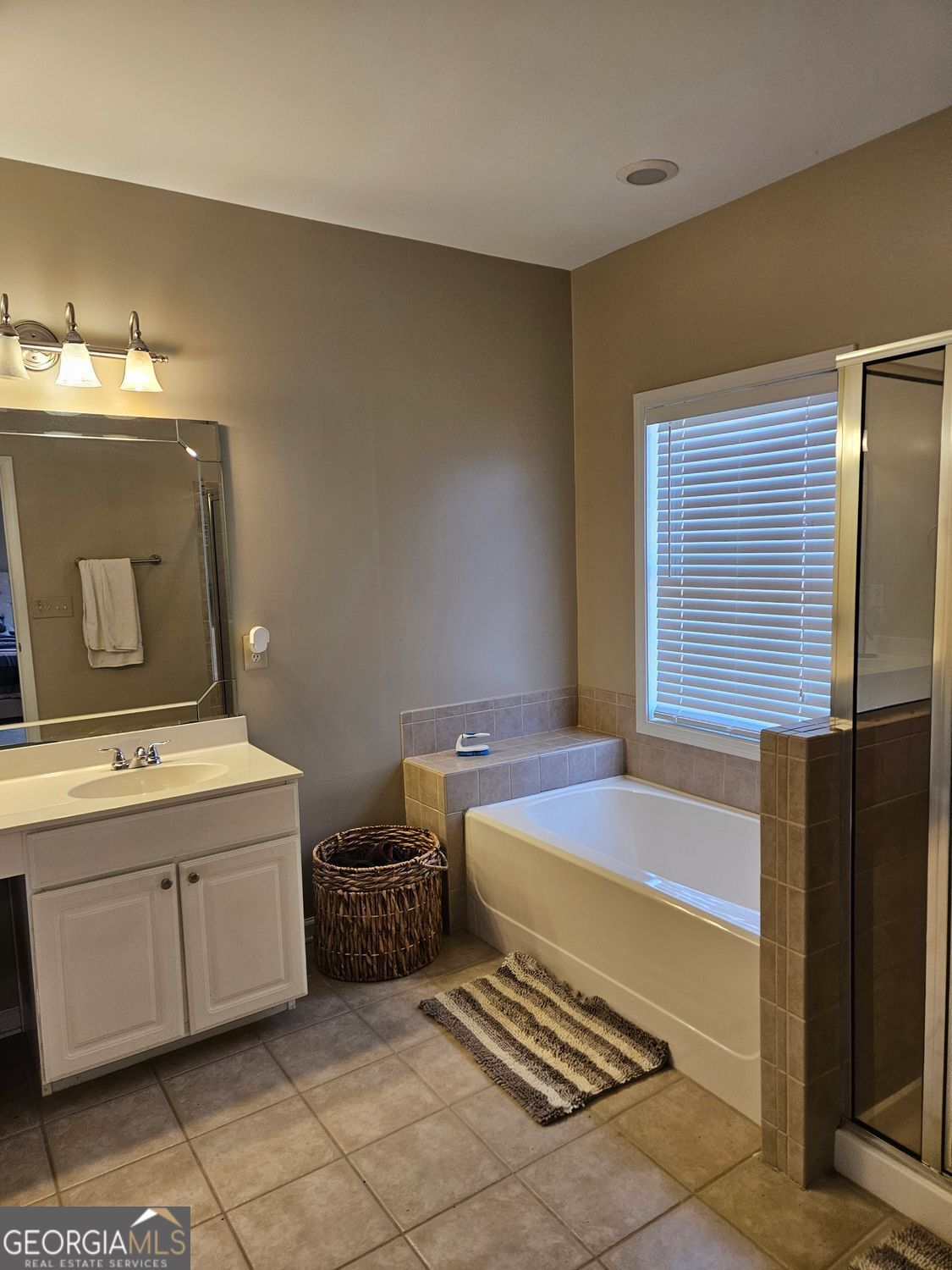 GLENIVY TOWNHOMES - Residential Lease