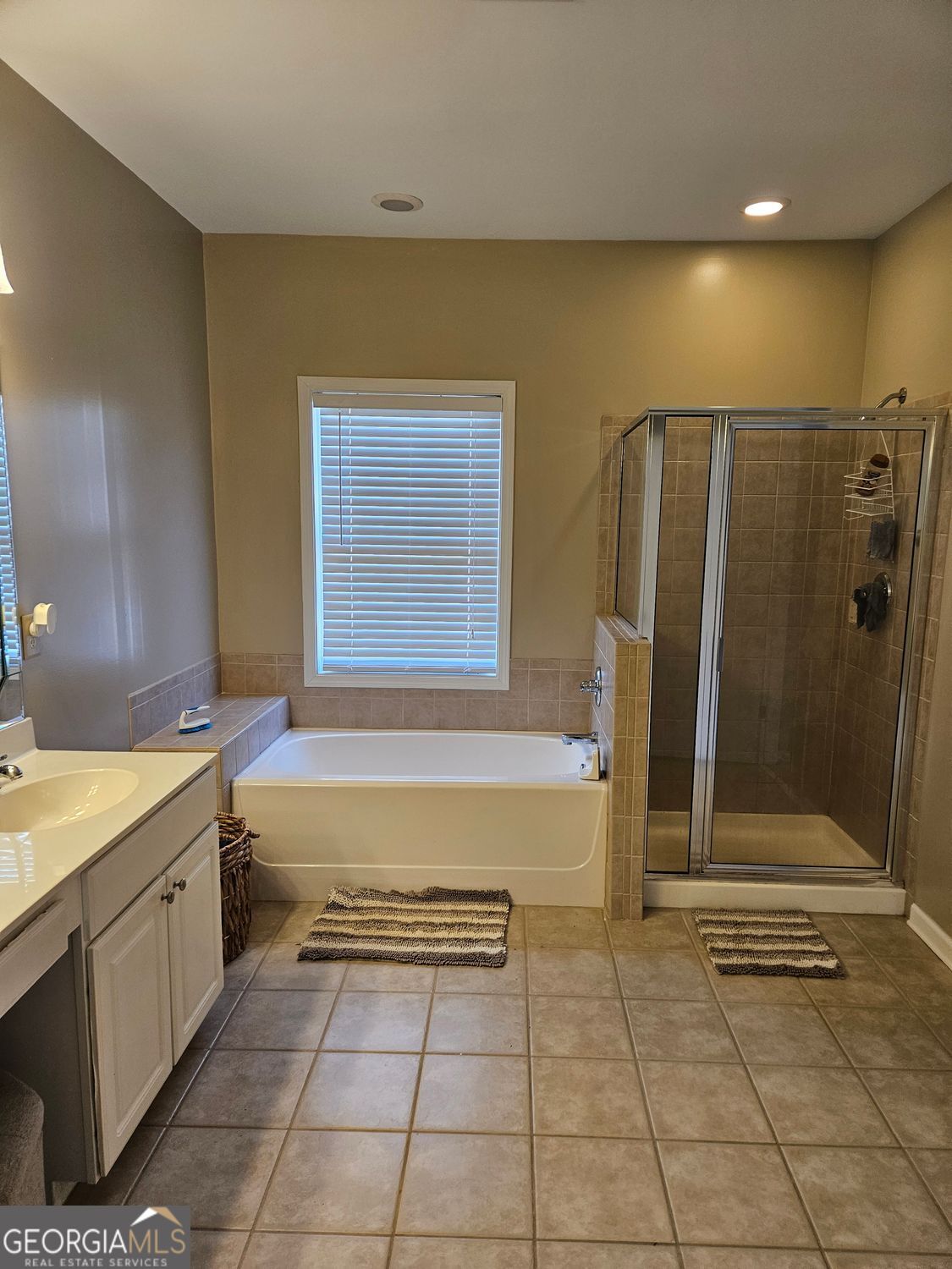 GLENIVY TOWNHOMES - Residential Lease