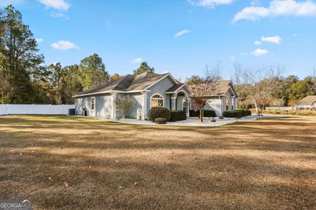 Photo of 23 Superior Drive, Brunswick, GA 31523 (MLS # 10652230)