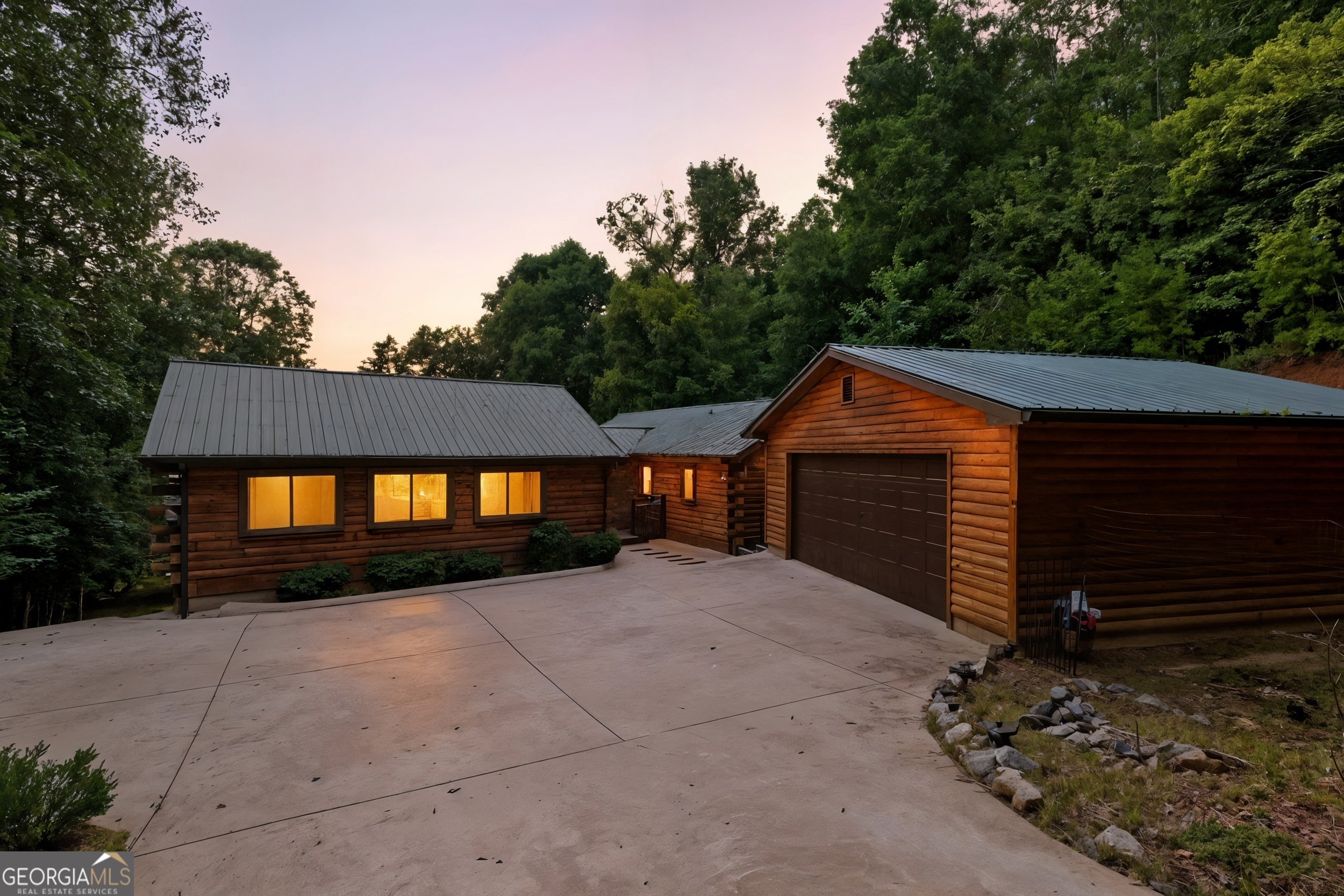3040 Panorama DR