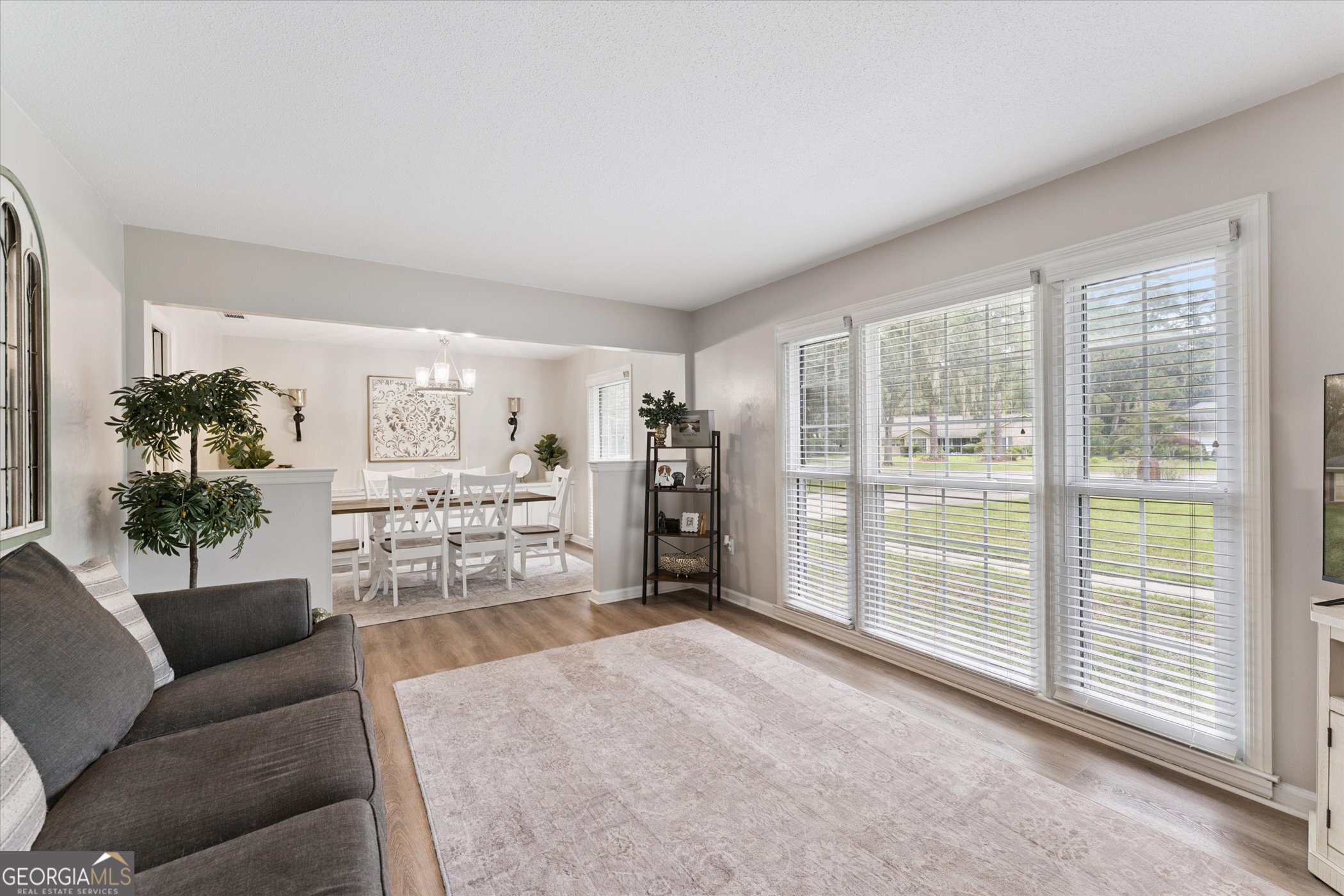 13302 Chesterfield DR
