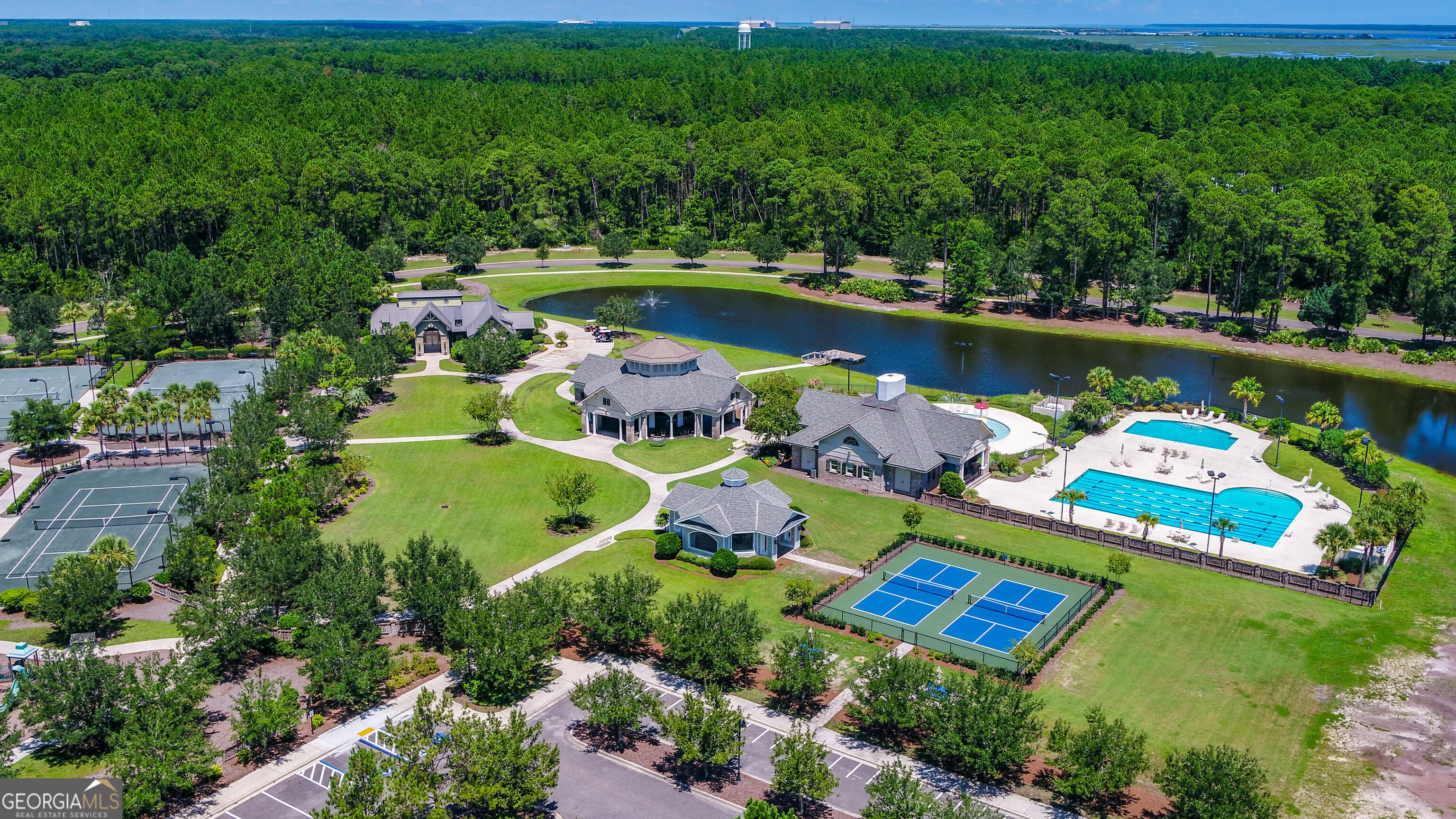 112 Clubhouse CIR