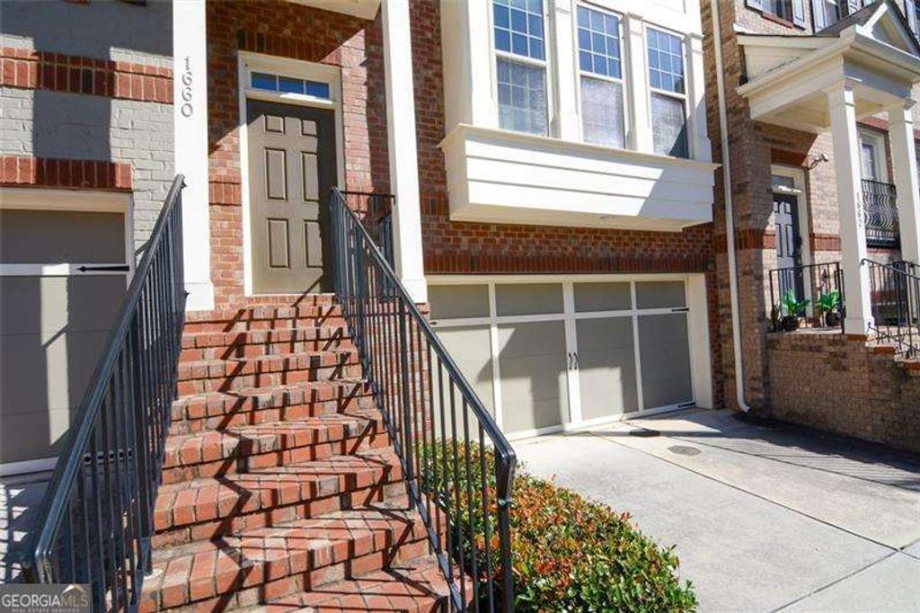 Photo of 1660 Woodbridge Lane NE, Atlanta, GA 30329 (MLS # 10651978)