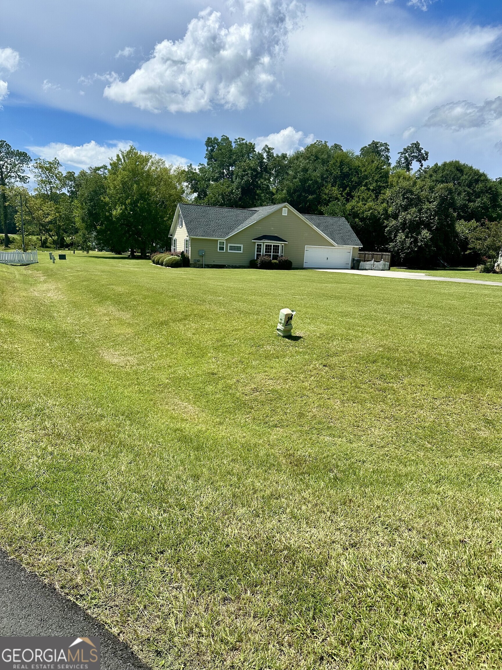 112 Manor DR