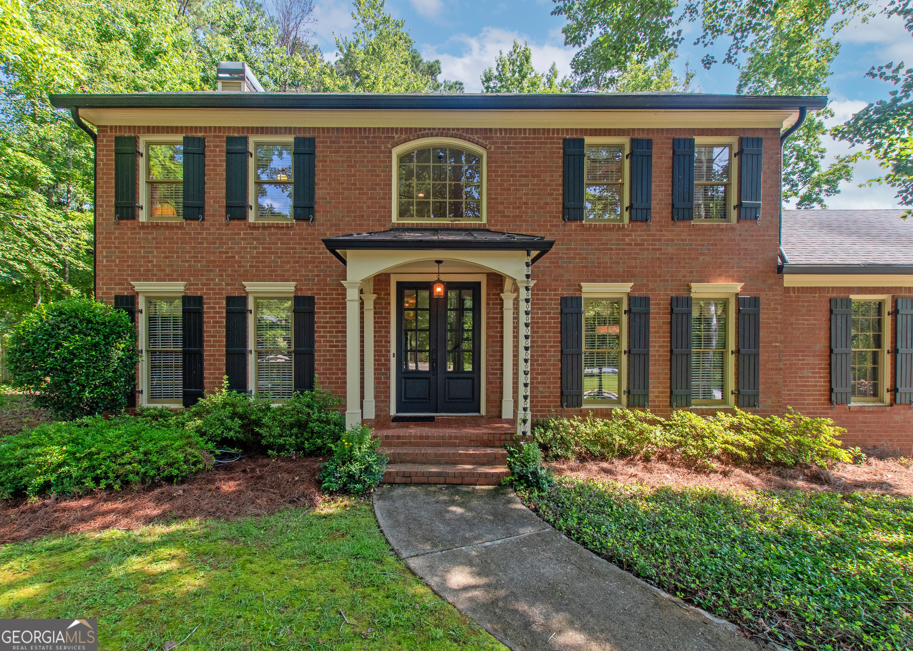 200 Savannah WALK
