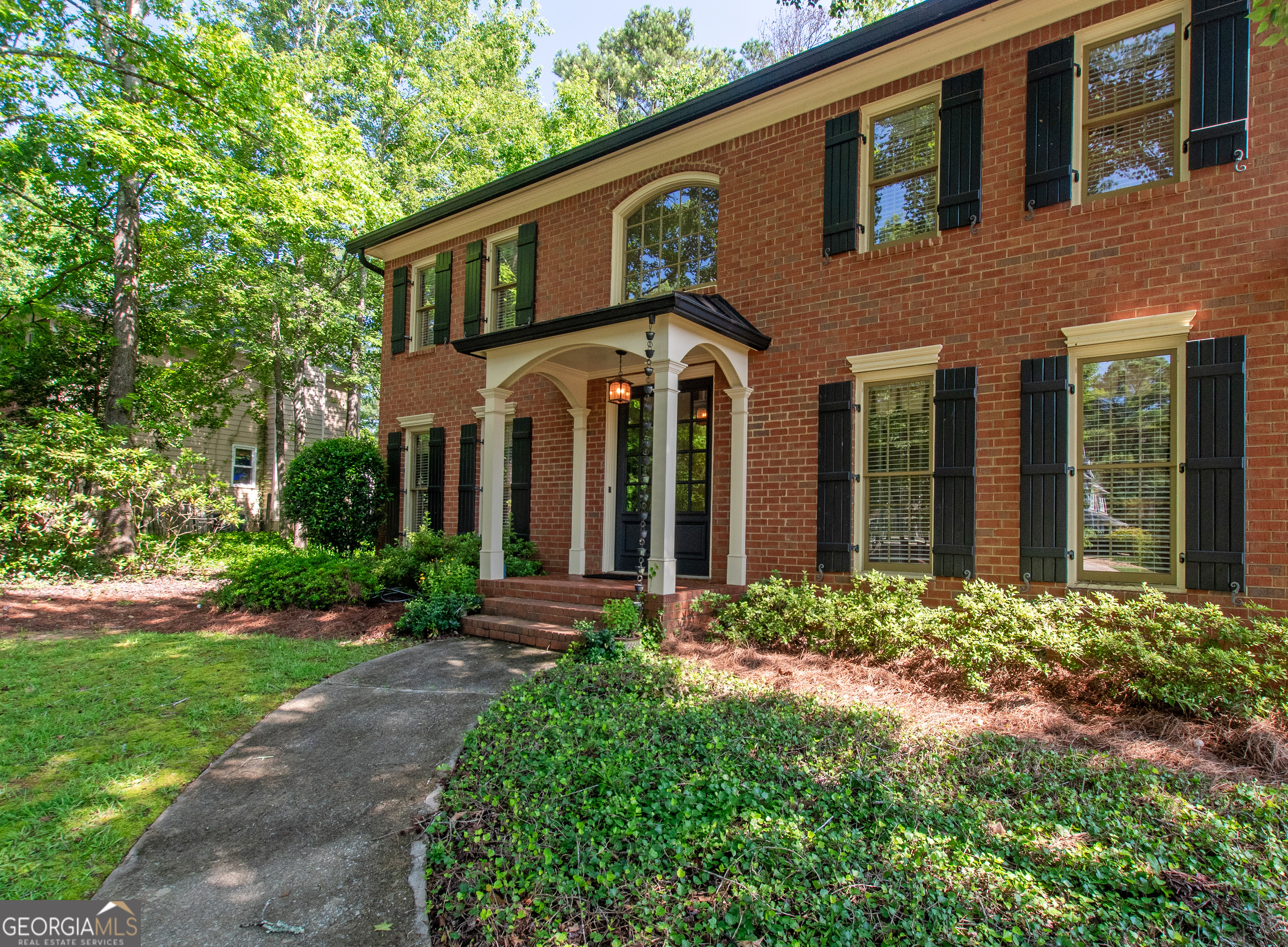 200 Savannah WALK
