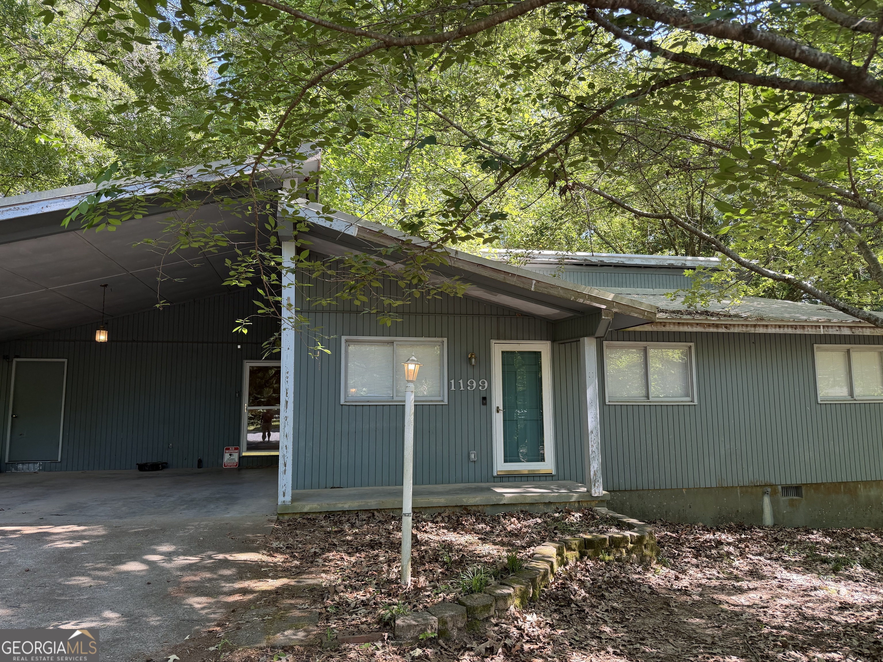 1199 Runnymede LN