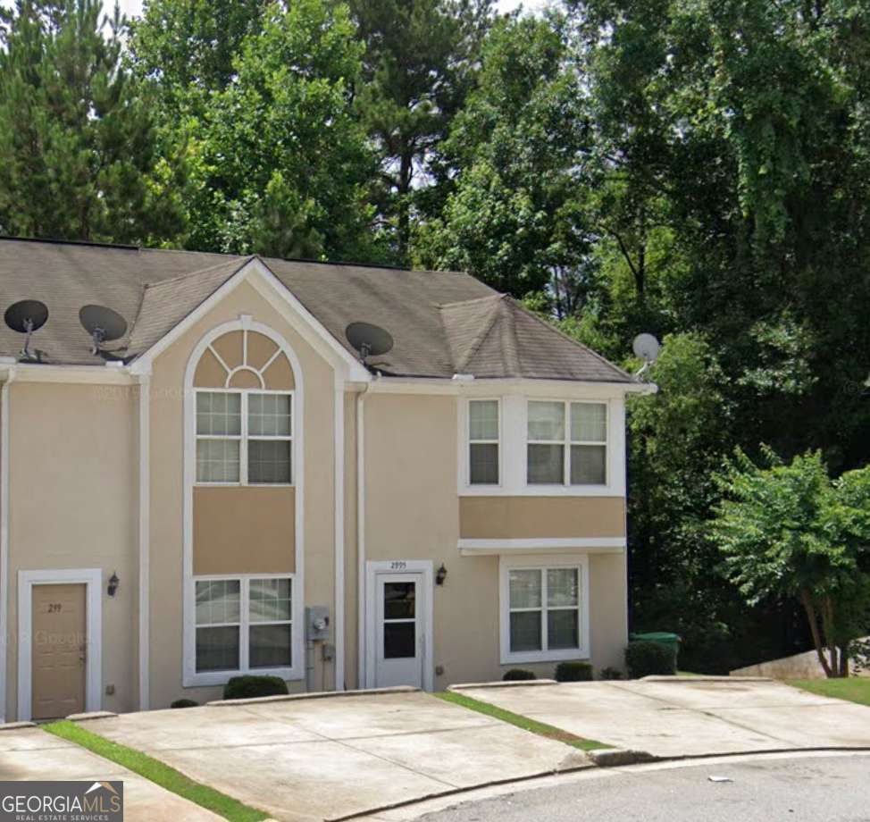 Welcome to this charming 3-bedroom, 1.5-bath townhome in the highly desirable Aladdin Townhomes South subdivision! Offering a bright, open floor plan with plenty of living space, this home is perfect for both relaxation and entertaining. The main level features a spacious living area, a well-appointed kitchen with modern appliances, and a convenient half-bath for guests. Upstairs, you'll find three generously sized bedrooms, including a master with ample closet space, and a full bath. Step outside to enjoy a private patio/backyard-perfect for enjoying the outdoors. With dedicated parking, low-maintenance living, and access to community amenities, this home is ideally located near shopping, dining, schools, and major highways for easy commuting. Whether you're a first-time buyer or looking for a great investment, this move-in ready townhome is the perfect opportunity in a fantastic neighborhood!