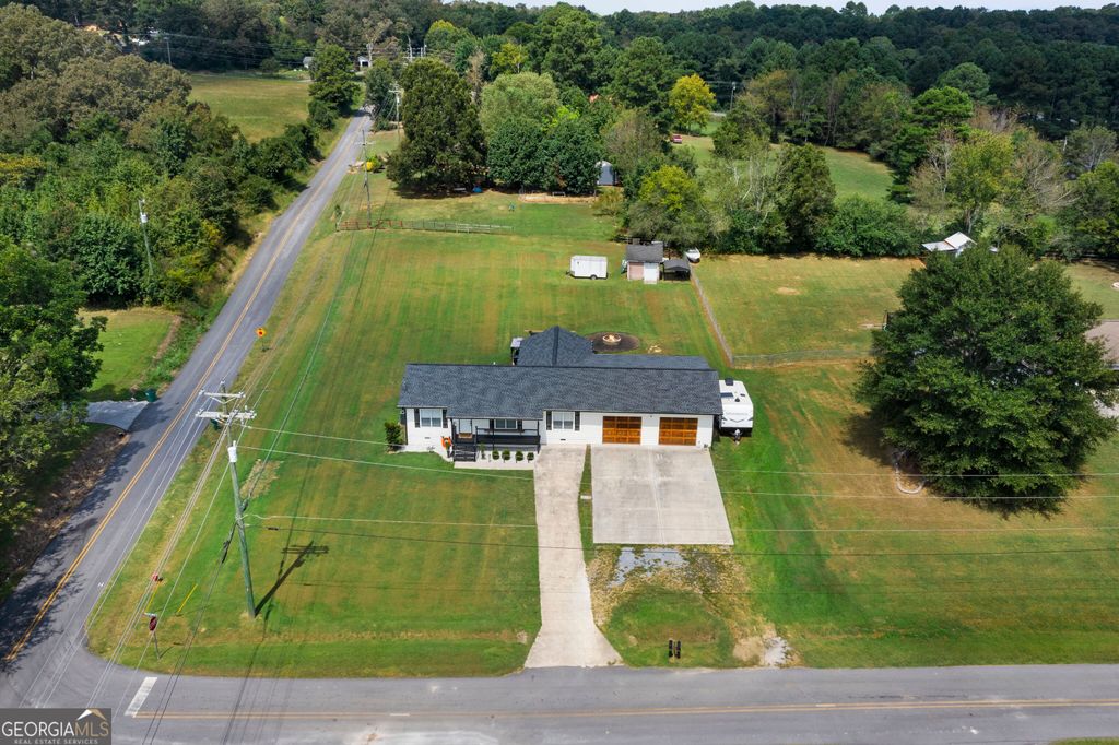 Photo of 106 Valley View Circle SE, Calhoun, GA 30701 (MLS # 10657399)