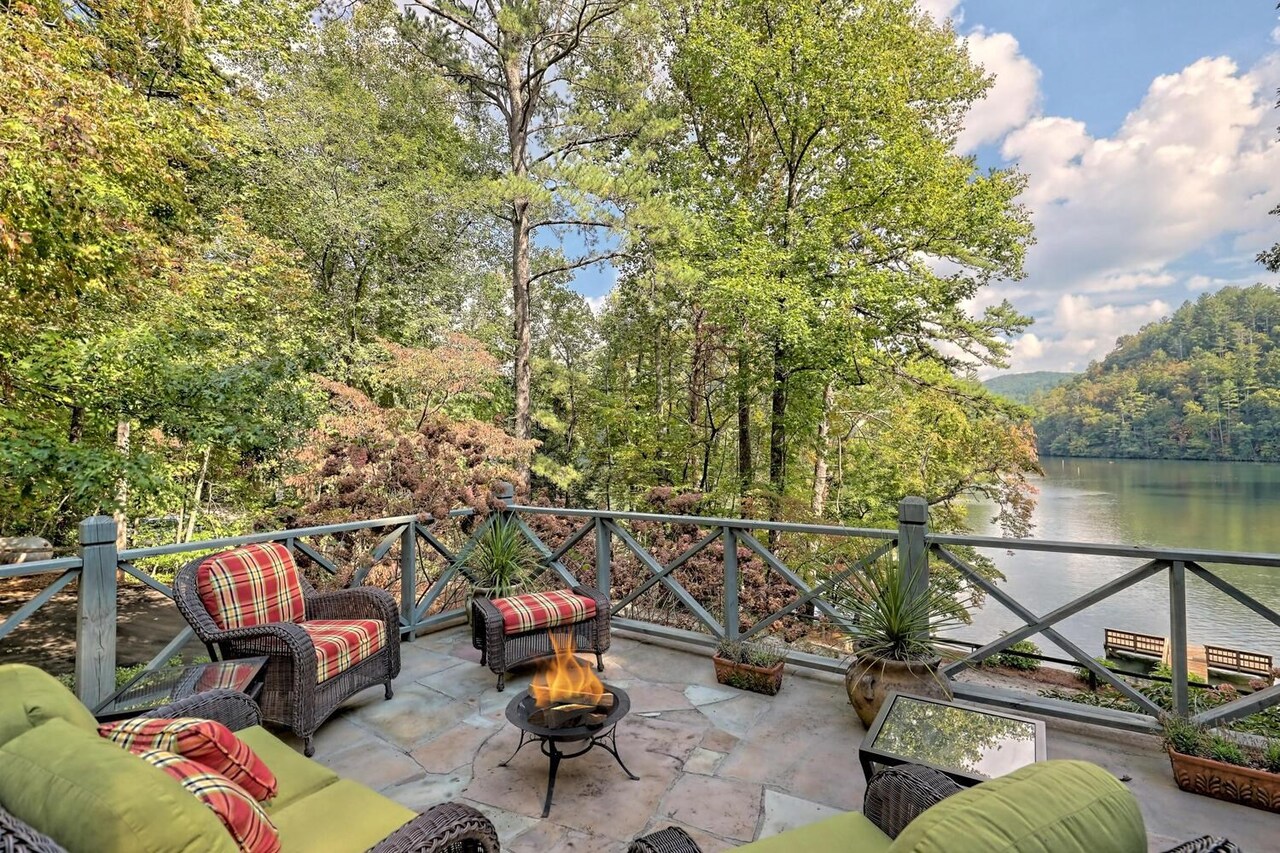 Clayton, Georgia 30525, United States, 3 Bedrooms Bedrooms, ,3 BathroomsBathrooms,Residential,Active,230512