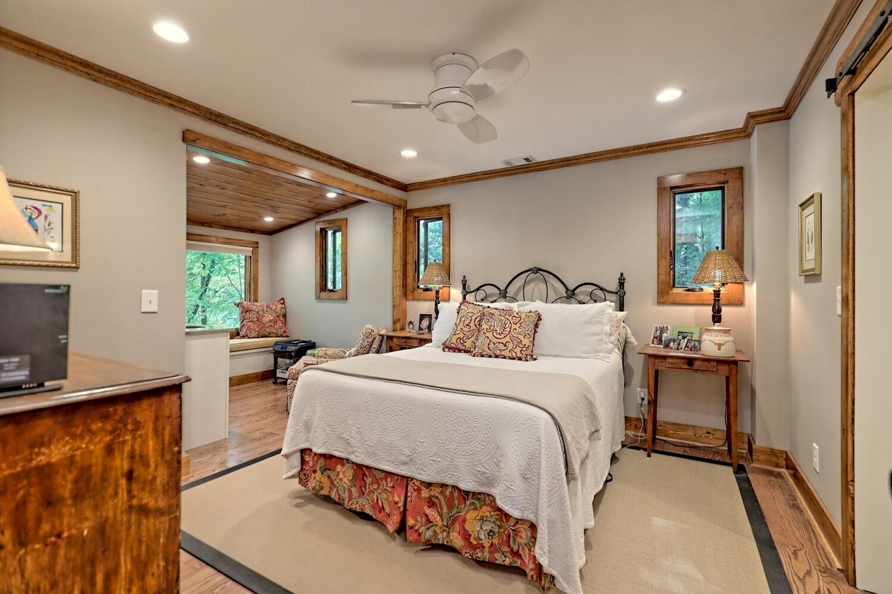 Clayton, Georgia 30525, United States, 3 Bedrooms Bedrooms, ,3 BathroomsBathrooms,Residential,Active,230512