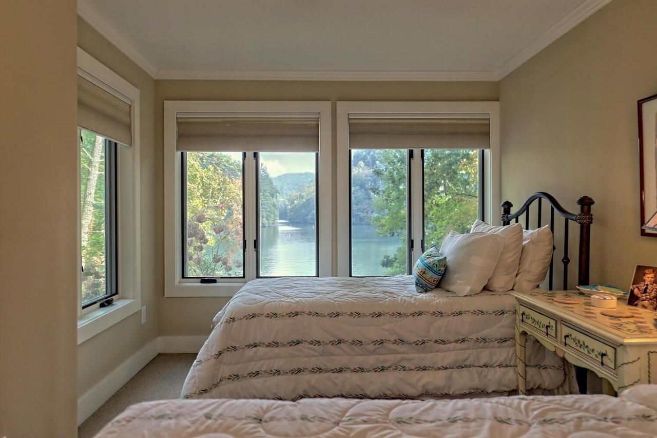 Clayton, Georgia 30525, United States, 3 Bedrooms Bedrooms, ,3 BathroomsBathrooms,Residential,Active,230512