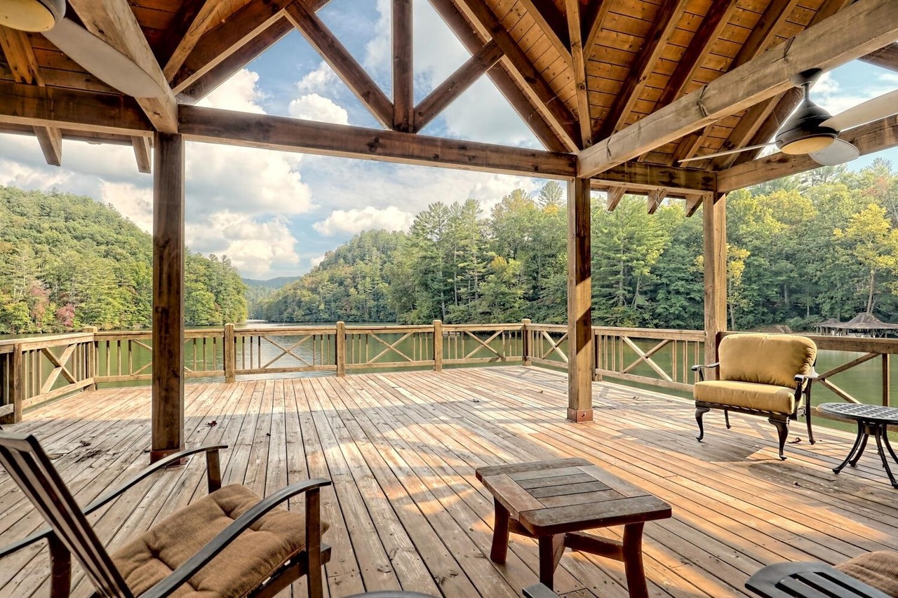 Clayton, Georgia 30525, United States, 3 Bedrooms Bedrooms, ,3 BathroomsBathrooms,Residential,Active,230512