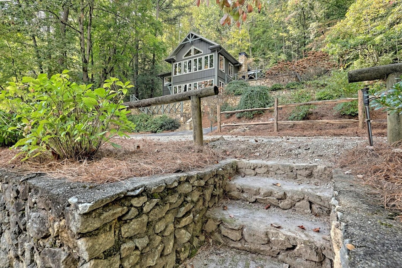 728 Oscar Rock RD