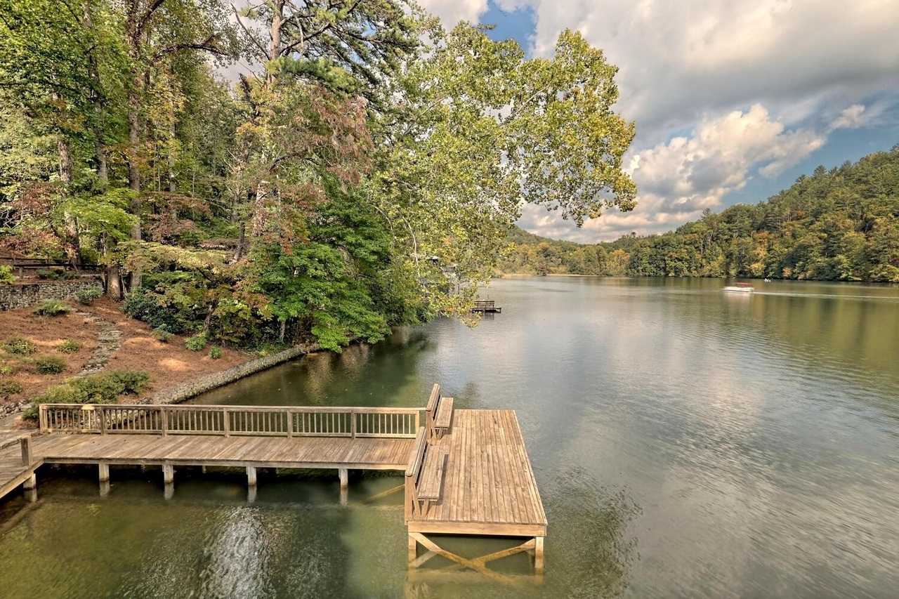 Clayton, Georgia 30525, United States, 3 Bedrooms Bedrooms, ,3 BathroomsBathrooms,Residential,Active,230512