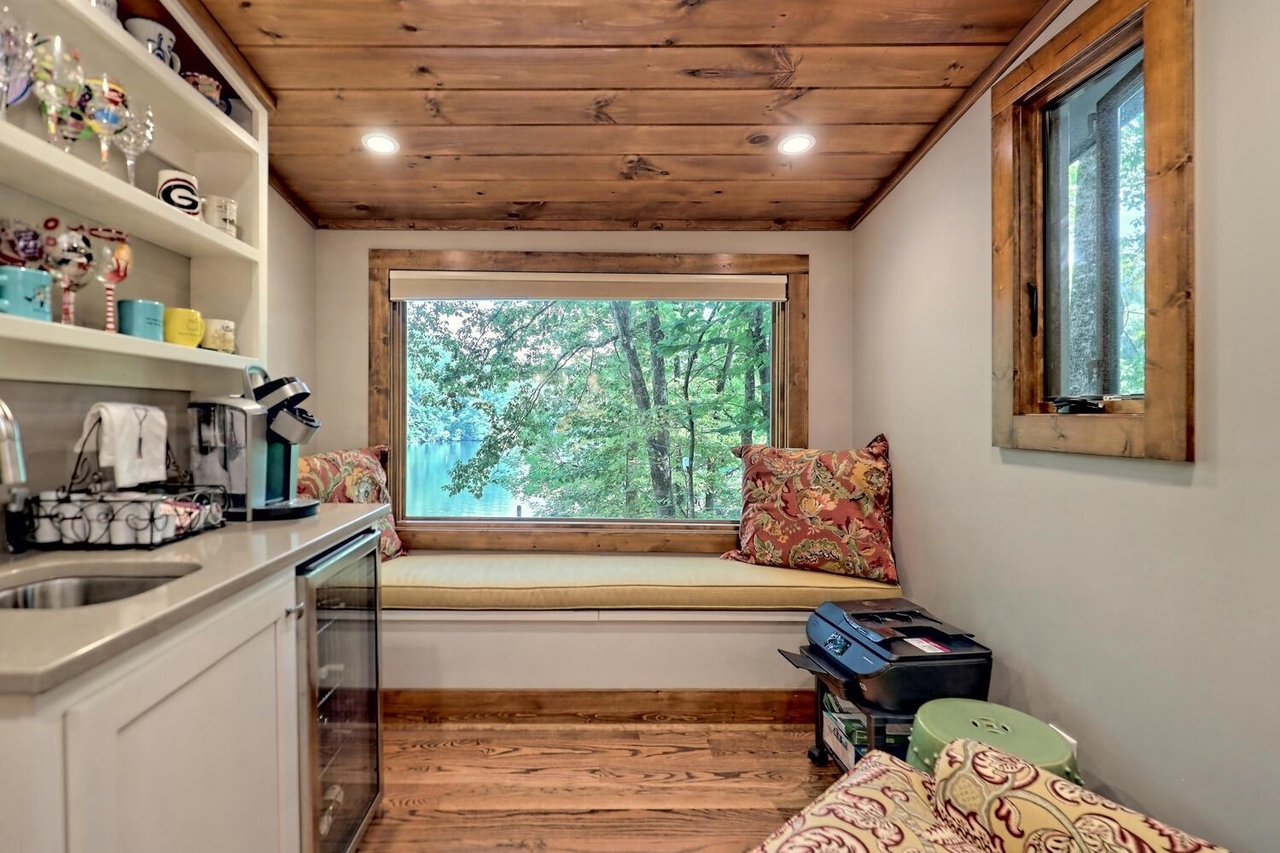 Clayton, Georgia 30525, United States, 3 Bedrooms Bedrooms, ,3 BathroomsBathrooms,Residential,Active,230512