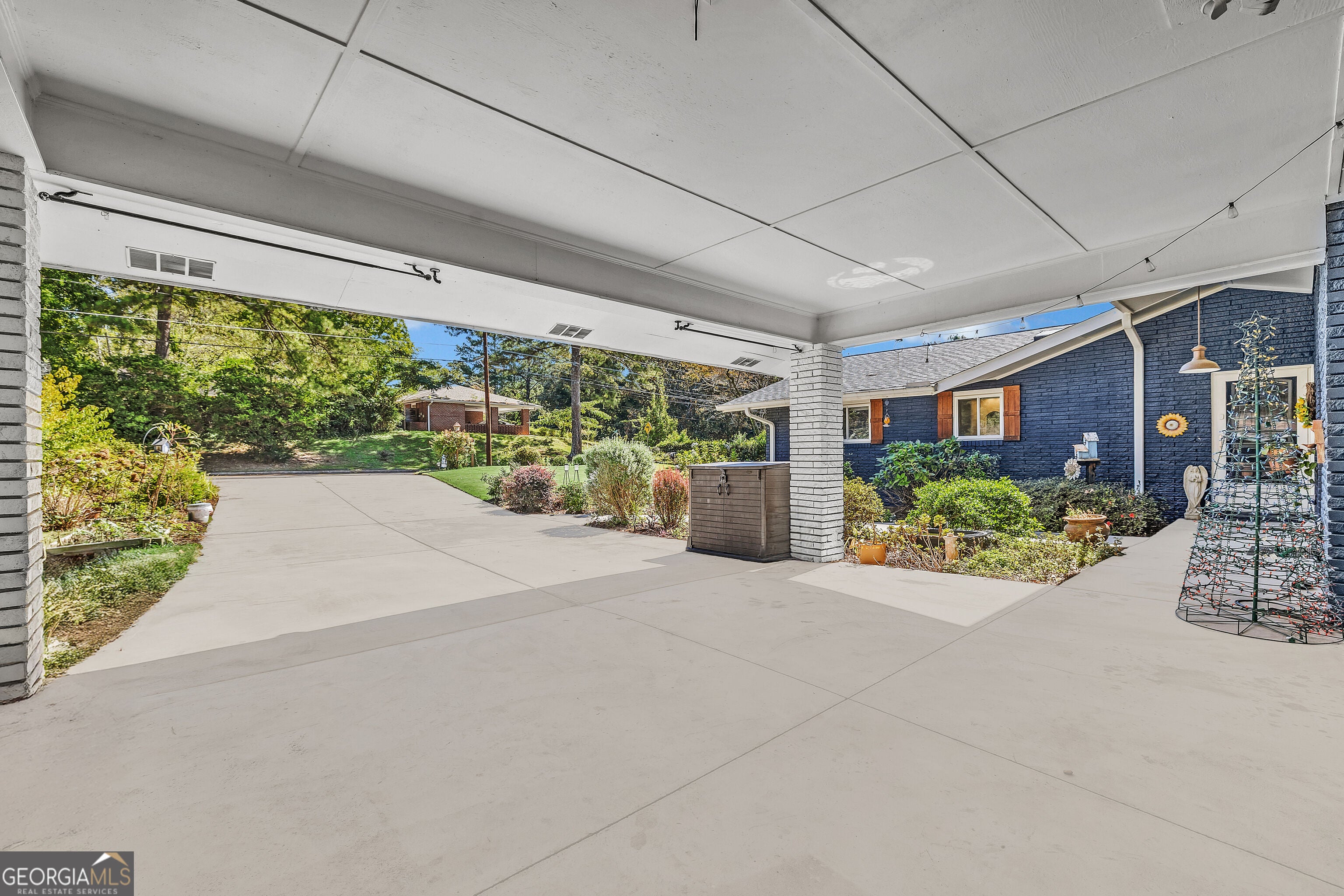 3515 Parkview DR