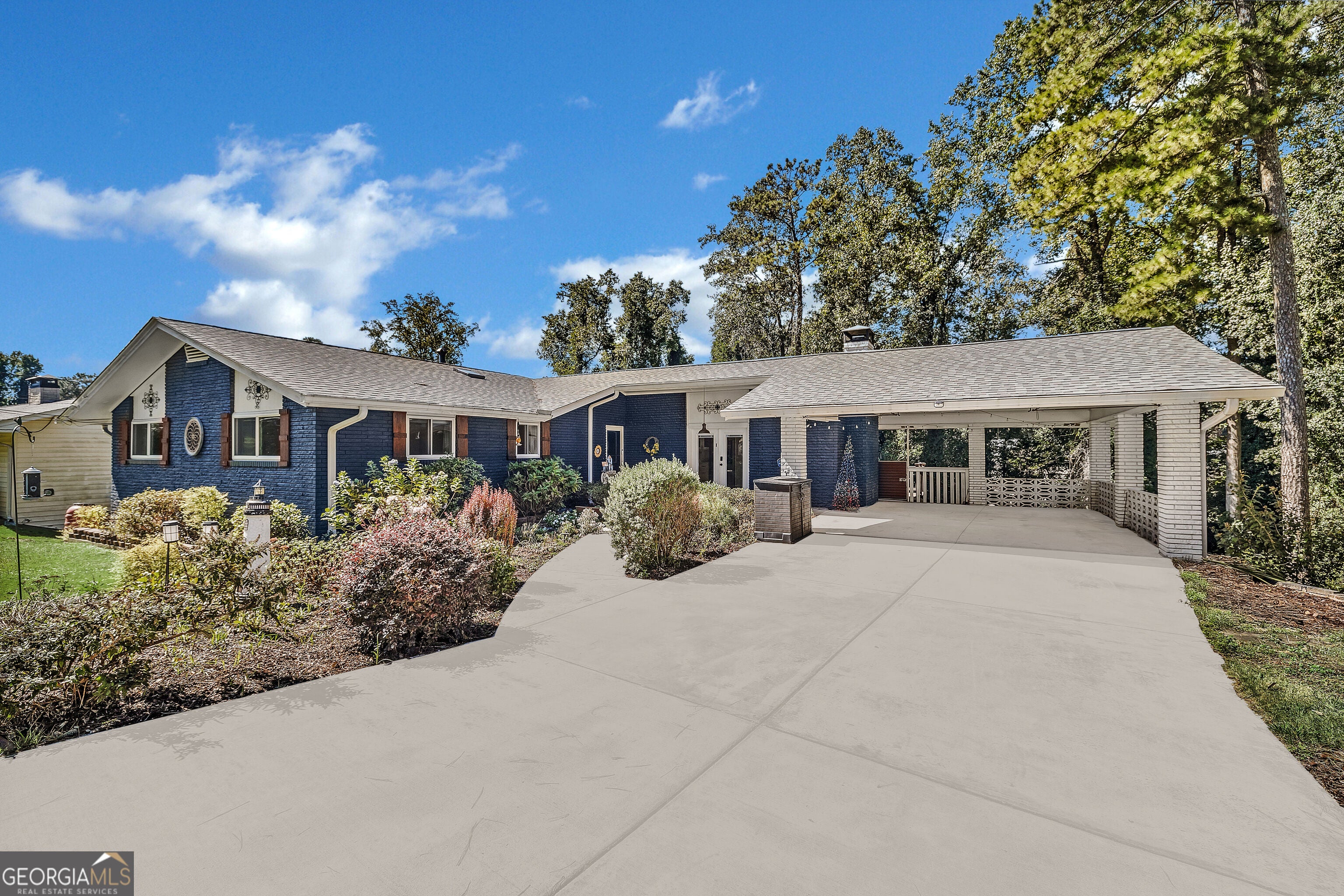 3515 Parkview DR