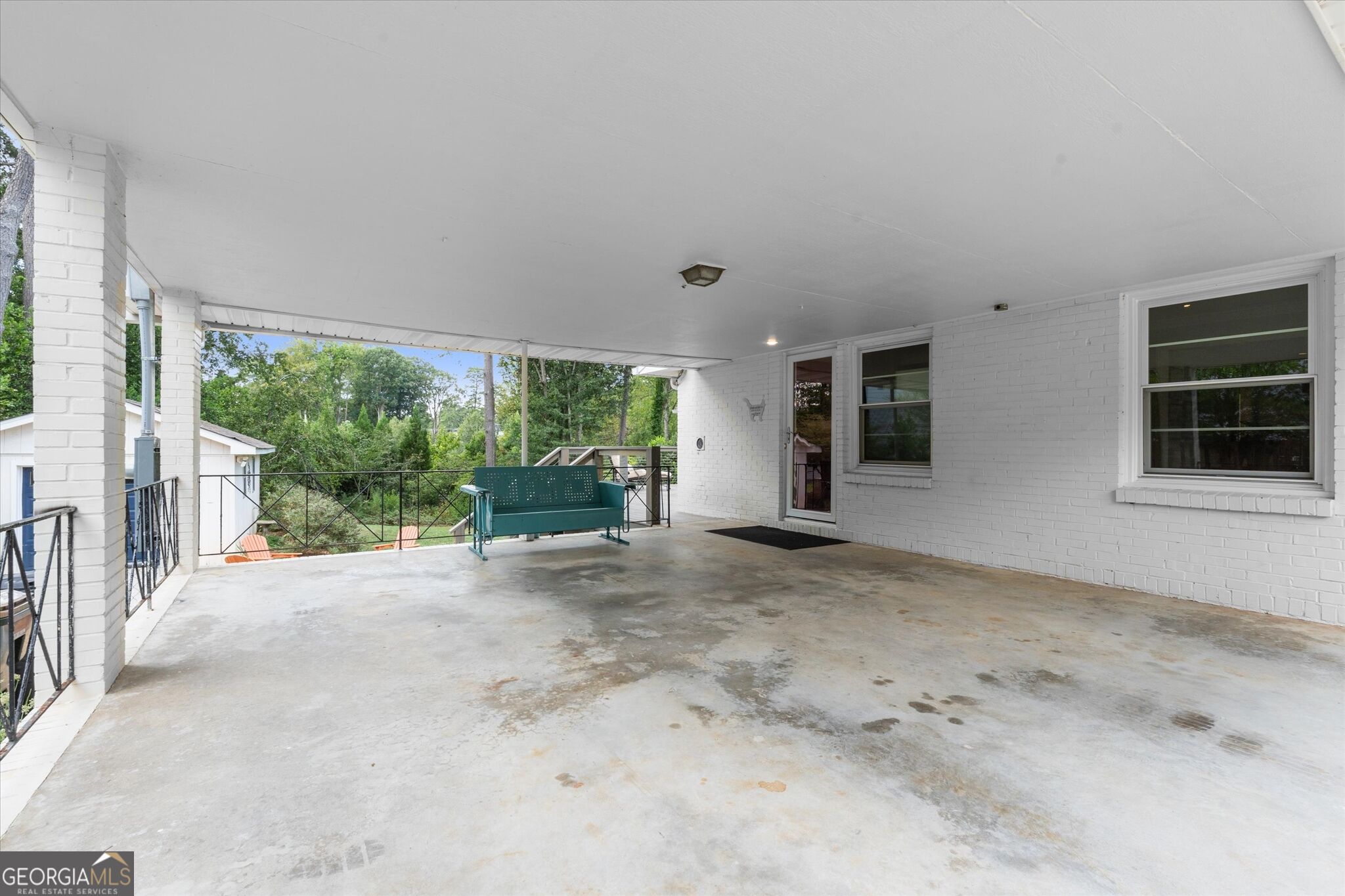 6350 N Hampton DR