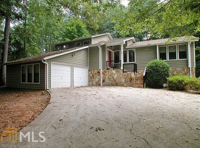 NATURAL LIGHT AND OPEN SPACES DEFINE THIS AMAZING CONTEMPORARY HOME IN THE HEART OF SMYRNA!LARGE MASTER BEDROOM ON THE MAIN W/CEDAR WALK-IN CLOSET,VAULTED CEILING,DOORWAY TO DECK,RENOVATED MSTER BATH INCLUDES NEW CABINETS,GRANITE COUNTERTOPS,DUAL SHOWER HEADS W/BODY SPRAYS,NEW TILE,GLASS ACCENT,OPEN FAMILY RM W/VAULTED CEILING HARDWOOD FLOORING & STONE FIREPLACE,BRIGHT OPEN KITCHEN OVERLOOKS KEEPING RM,STONE FIREPLACE & BREAKFAST AREA,SEPARATE DINING RM,VIEW FROM KITCHEN TO PERFECT BACKYARD W/POOL & JACUZZI,FULL FINISHED BASEMENT W/RECREATION RM,NEWER POOL LINER & PUMP!