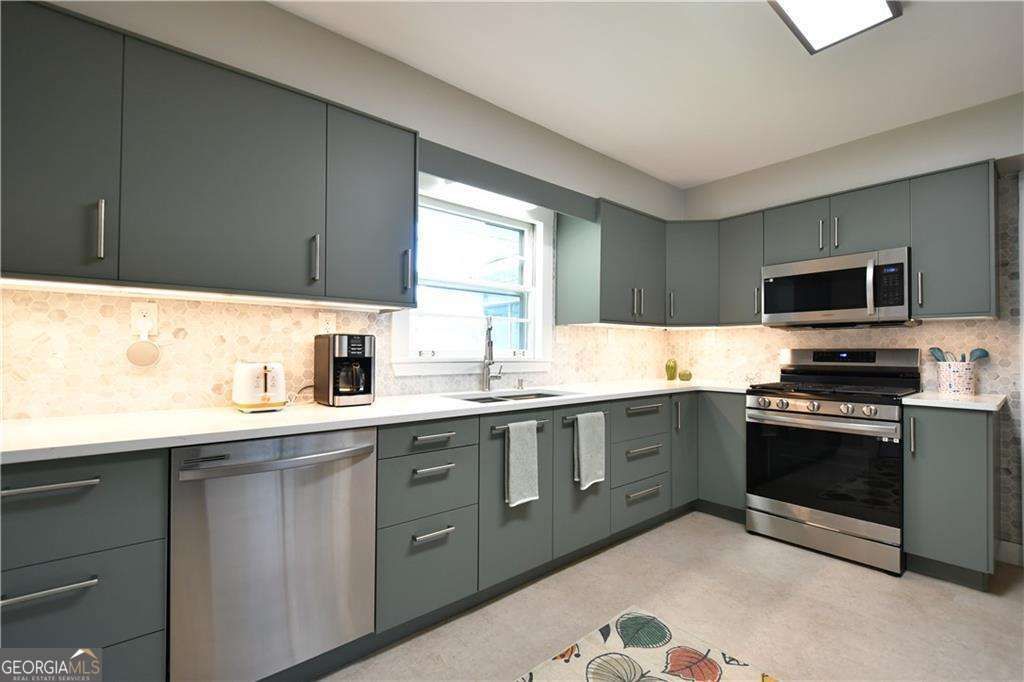 Photo of 2877 Cartwright Drive, Decatur, GA 30033 (MLS # 10667487)