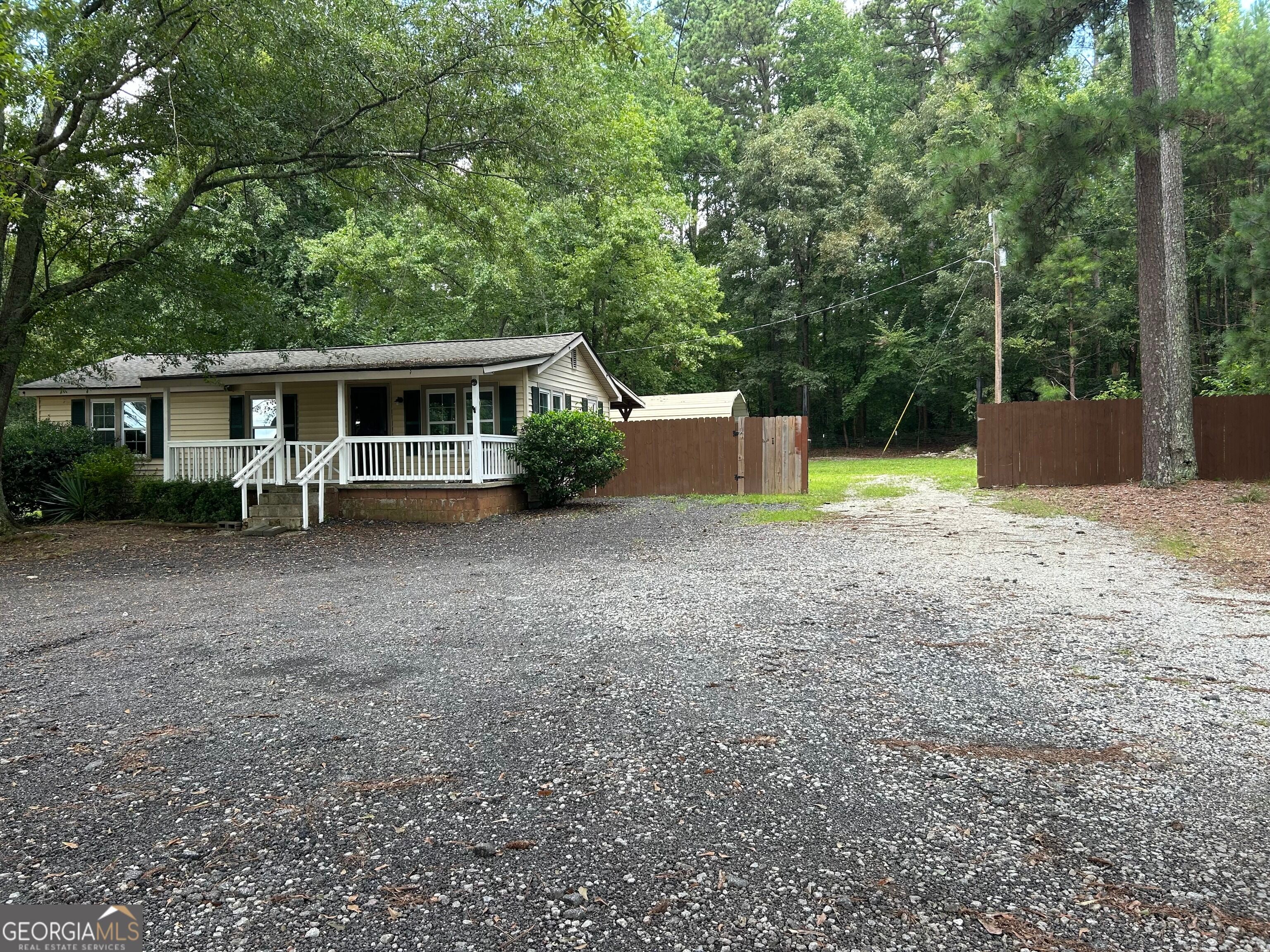 4445 Ridge RD