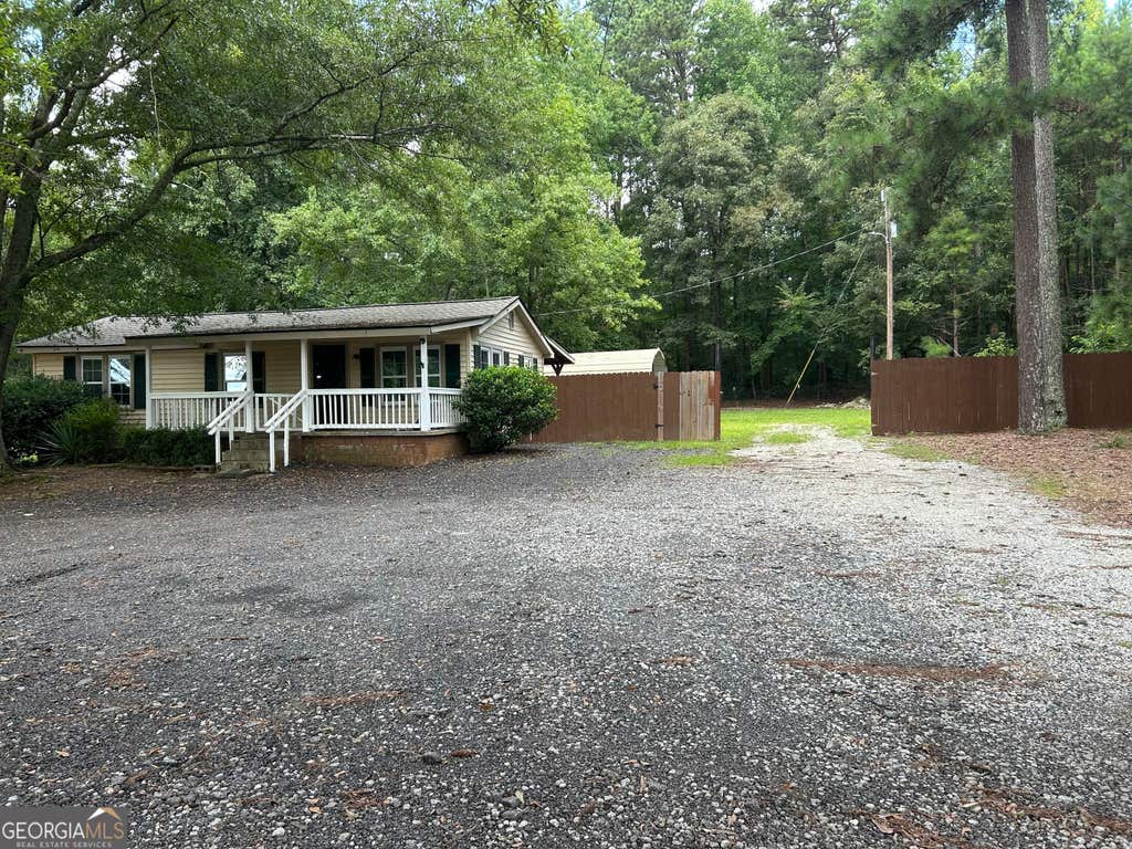 Photo of 4445 Ridge Rd, Douglasville, GA 30134 (MLS # 10822366)