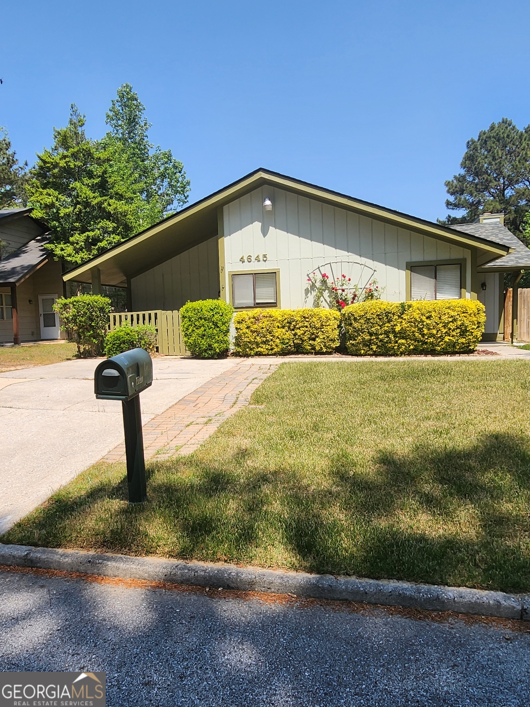 4645 Shannon CT