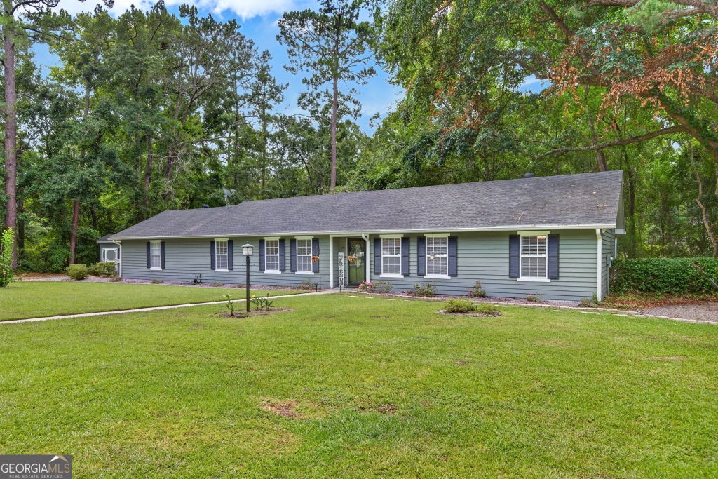 Photo of 901 Queens Court, Hinesville, GA 31313 (MLS # 10815900)