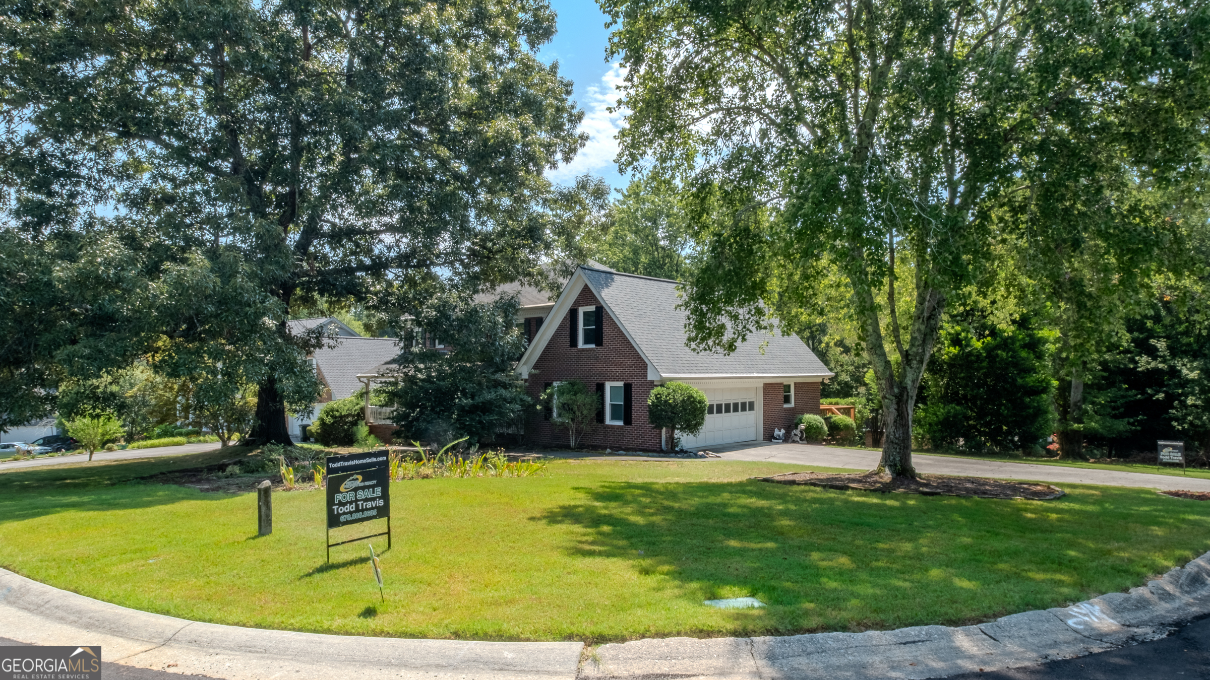 Wonderful 3-Sided Brick Home on a Corner Lot! This home features a screened back porch, a separate dining room, and a private office space. The large living room flows into an eat-in kitchen with granite countertops, a stylish backsplash, a spacious island, and a walk-in pantry with convenient laundry access. Upstairs, you'll find 4 generous bedrooms and 2 full baths. The master suite boasts its own bonus room and a private staircase that leads directly to the laundry room. Situated on a half-acre corner lot, there's plenty of space for kids and pets to play. HOA is optional!