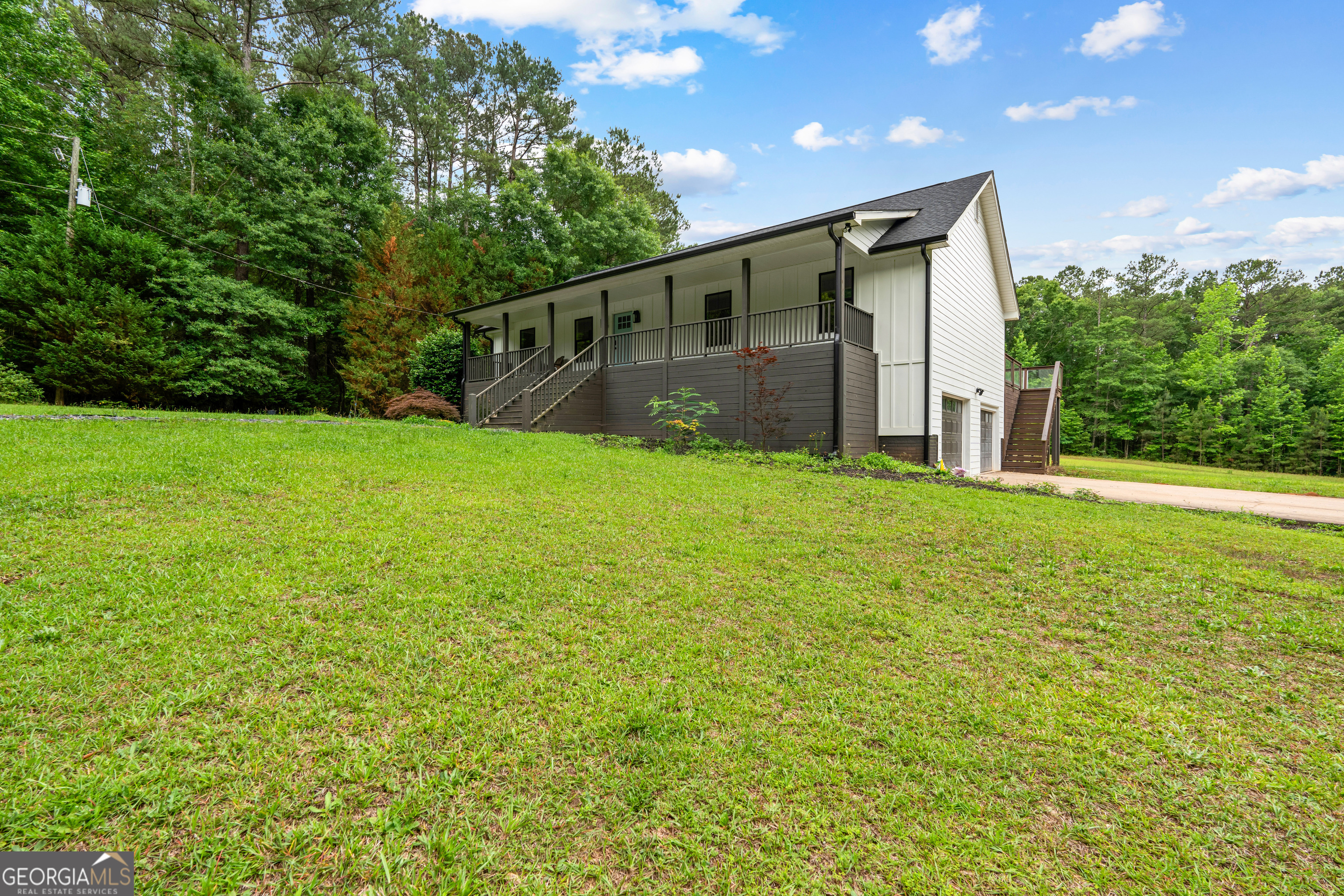 65 Pine DR