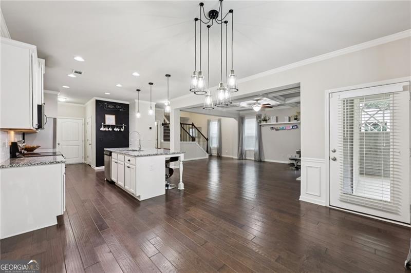 2085 Black Pebble CIR
