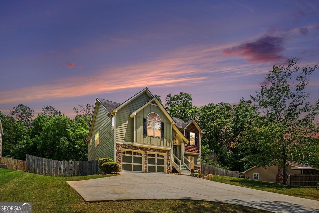 Photo of 3936 Memorial Parkway NW, Kennesaw, GA 30152 (MLS # 10763388)