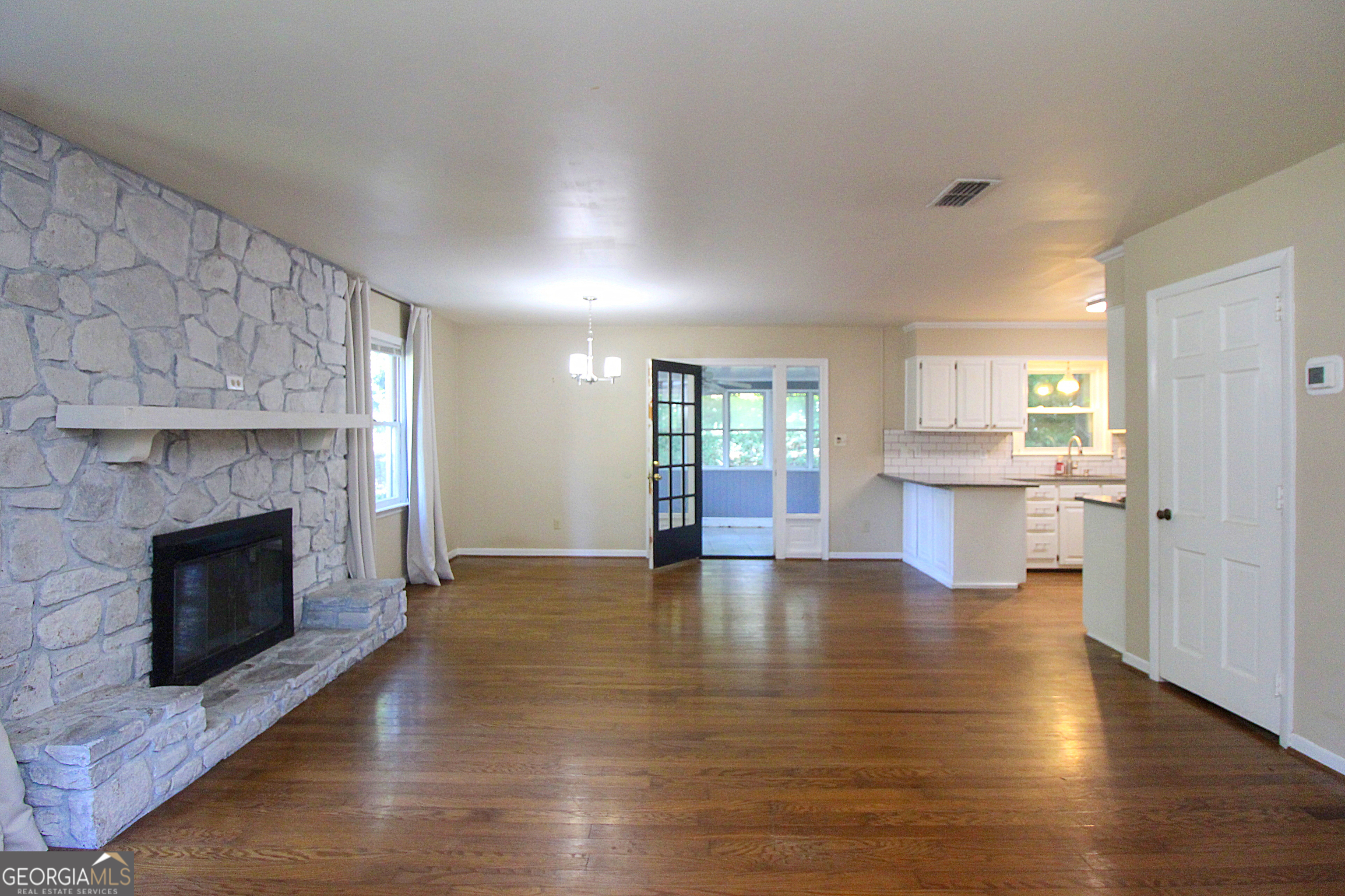 2 Laporte ST SE