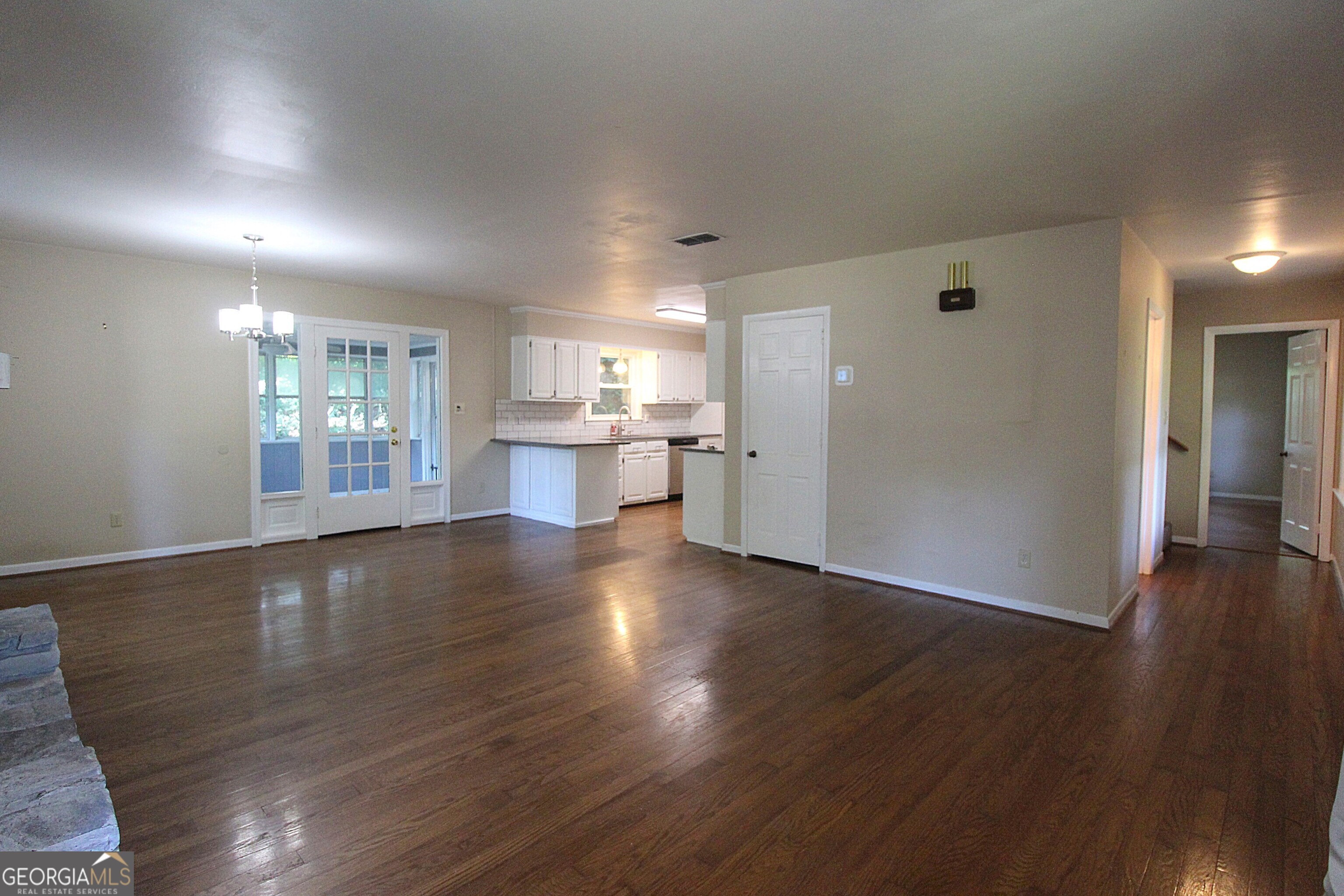 2 Laporte ST SE