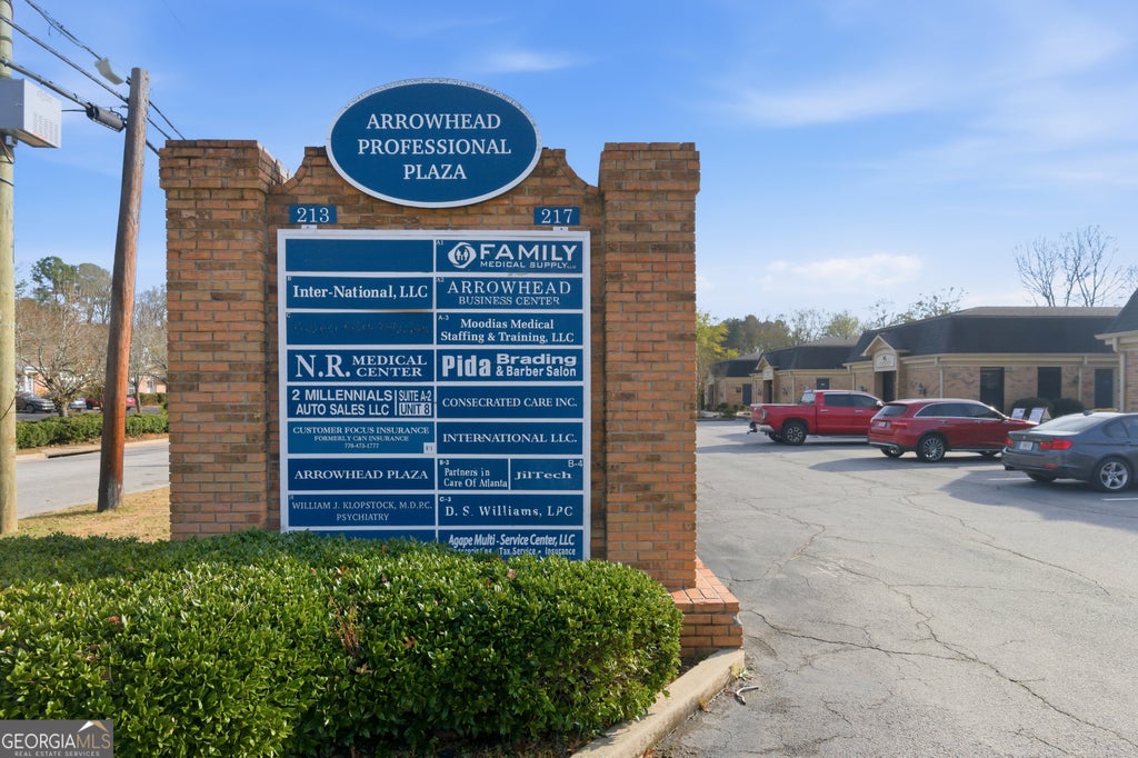 Photo of 213 Arrowhead Boulevard, Jonesboro, GA 30236 (MLS # 10854251)