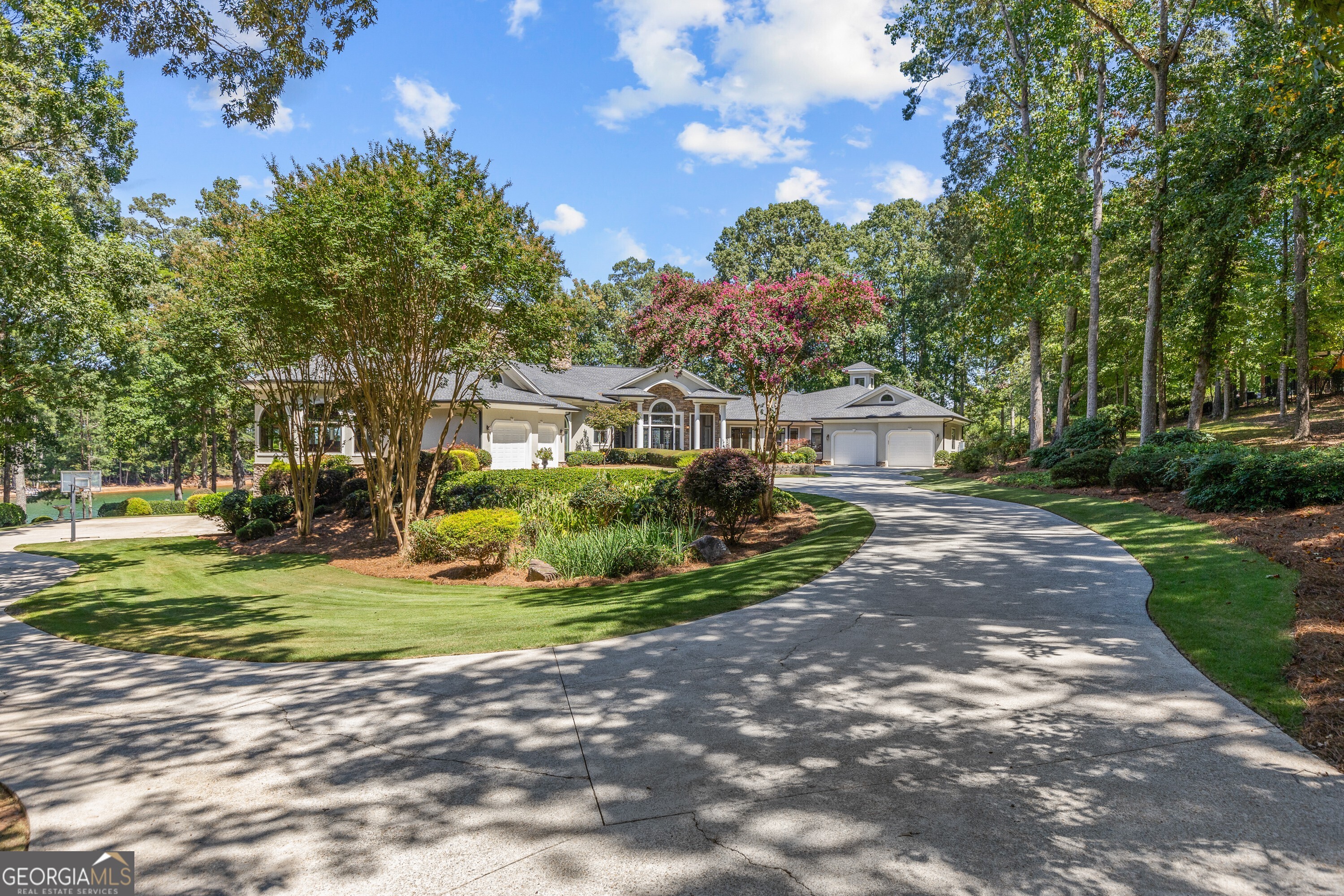 6686 Gaines Ferry RD