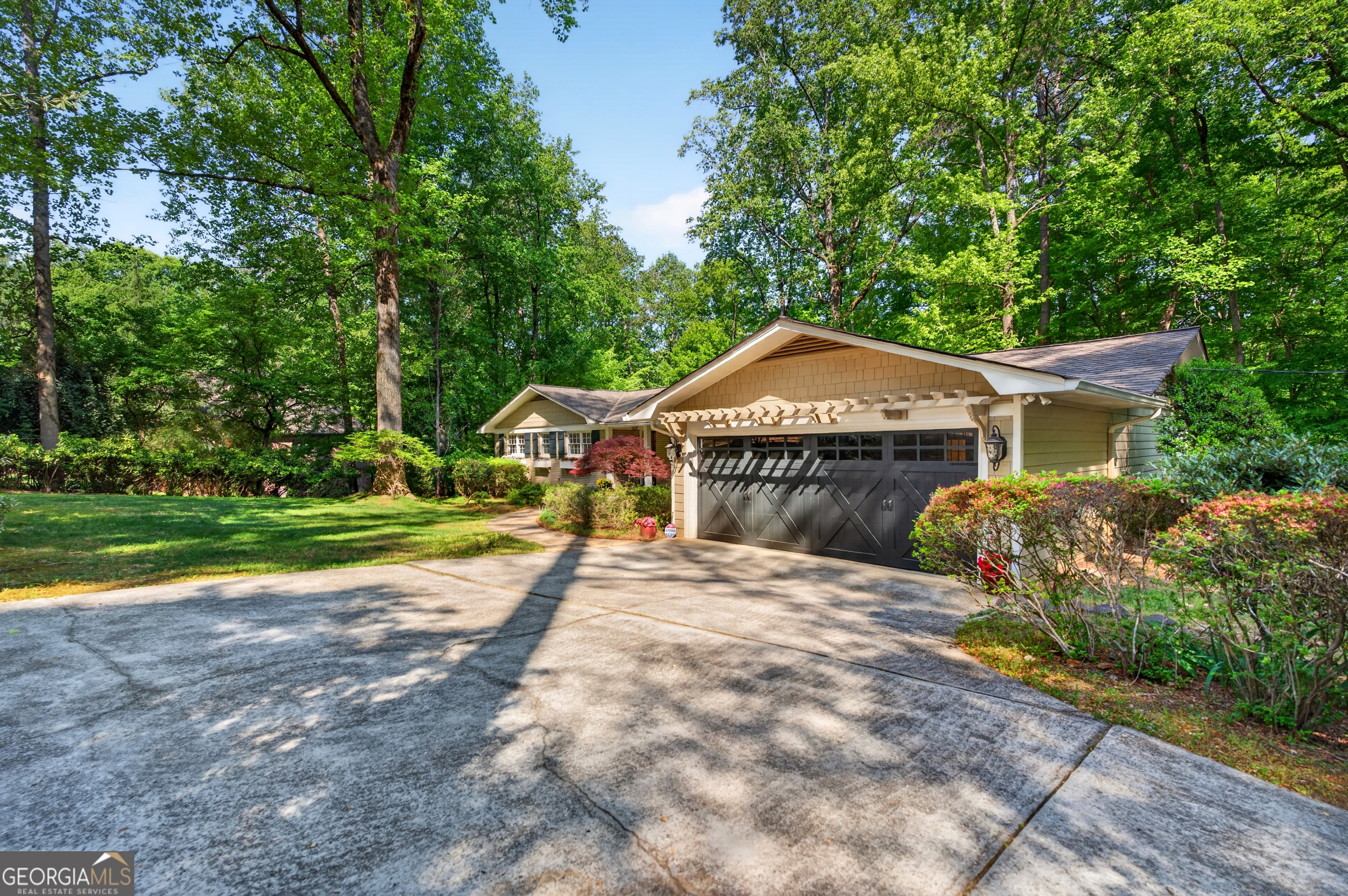 2070 Clay DR NE