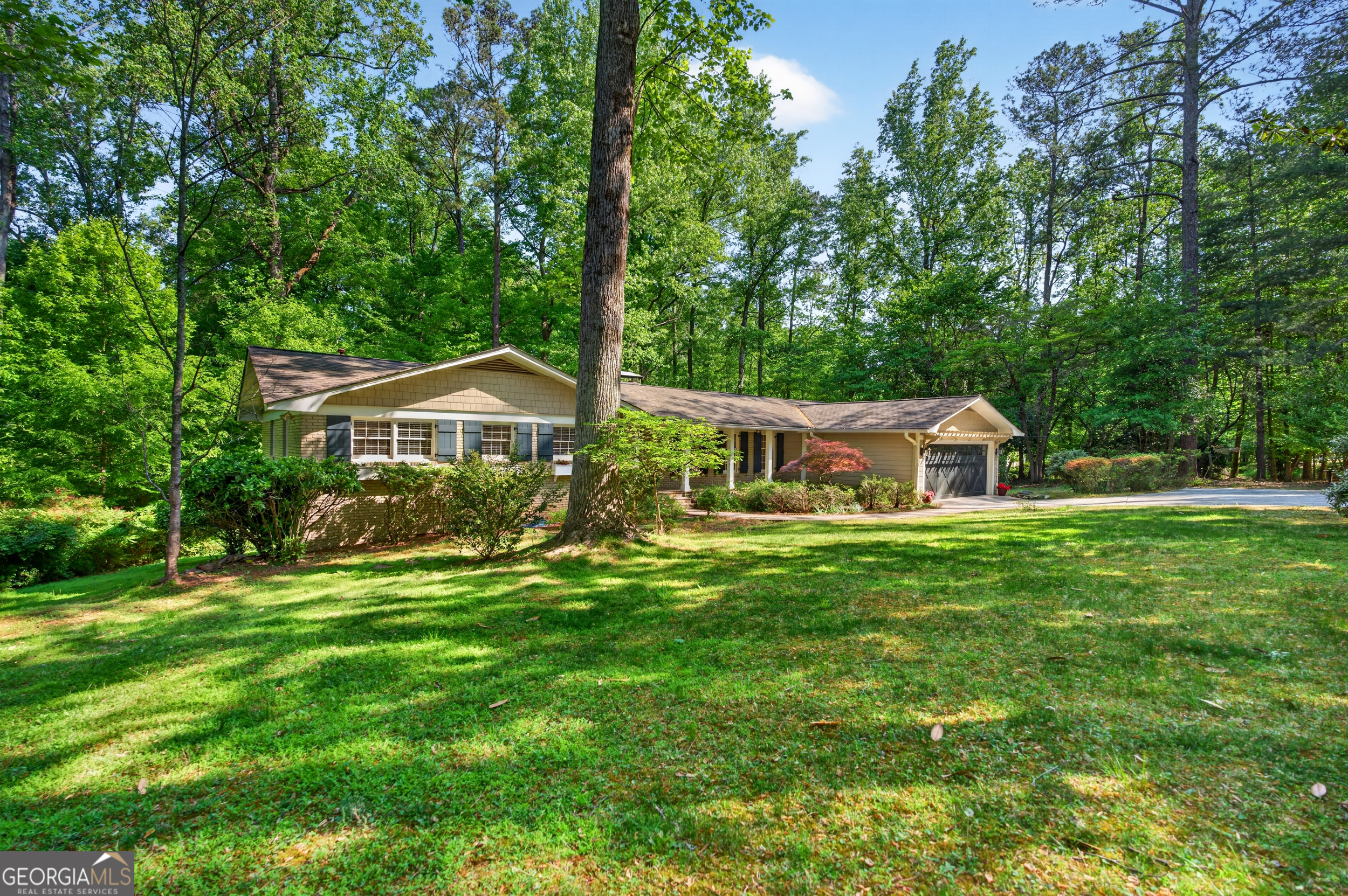 2070 Clay DR NE