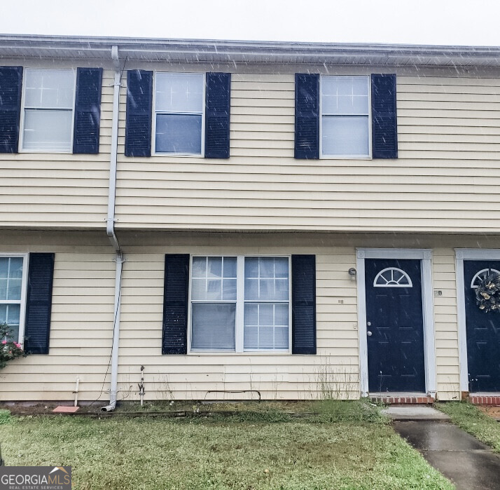 This beautifully renovated 2-bedroom, 2.5-bathroom condo is the perfect investment opportunity or ideal home for first-time buyers! Conveniently located in the heart of Hinesville, this home is tenant move-in ready with modern updates throughout. Features & Highlights: Spacious Layout - Two bedrooms, each with its own bathroom + additional half bath Recent Renovations - Updated interiors for a fresh, modern feel Stainless Steel Appliances Included - Stylish and modern kitchen upgrades HOA: $175/month - Includes water & exterior building maintenance Prime Location - Near shopping, dining, and Fort Stewart Serious inquiries only Don't miss out on this fantastic opportunity!